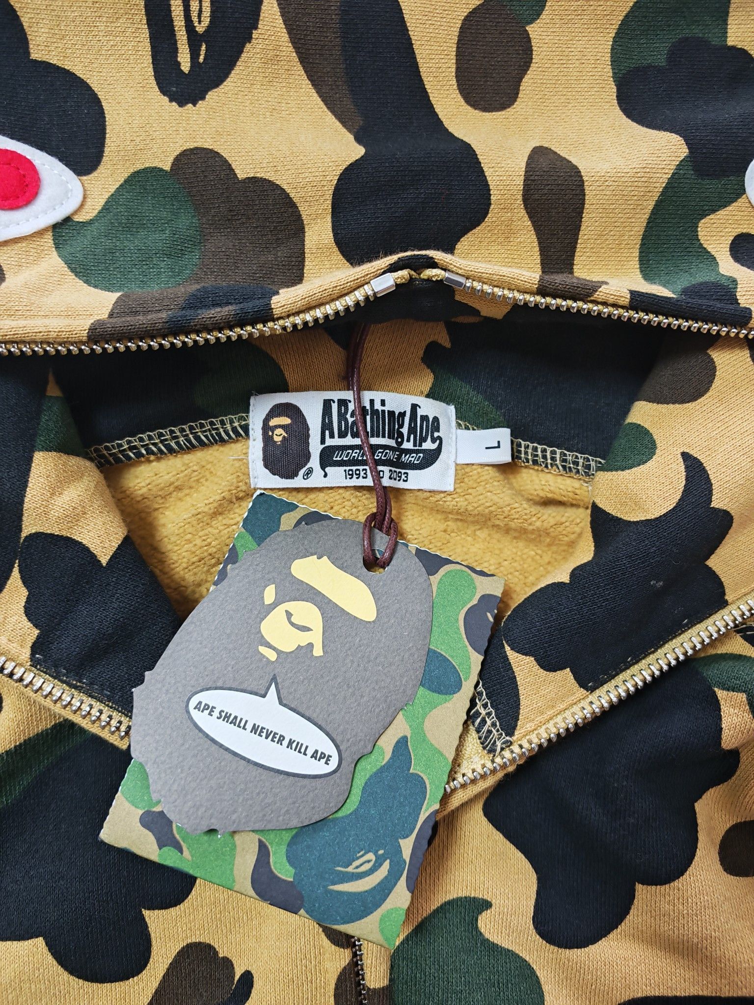 Bape Camo Shark Full-Zip Hoodie in Yellow Size US L / EU 52-54 / 3 - 3 Thumbnail