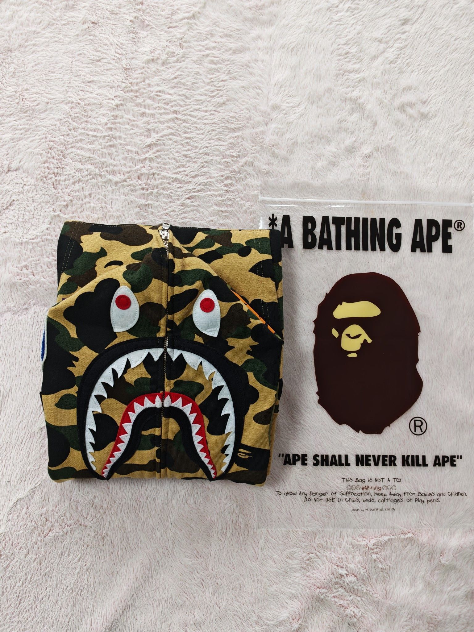 Bape Camo Shark Full-Zip Hoodie in Yellow Size US L / EU 52-54 / 3 - 7 Thumbnail