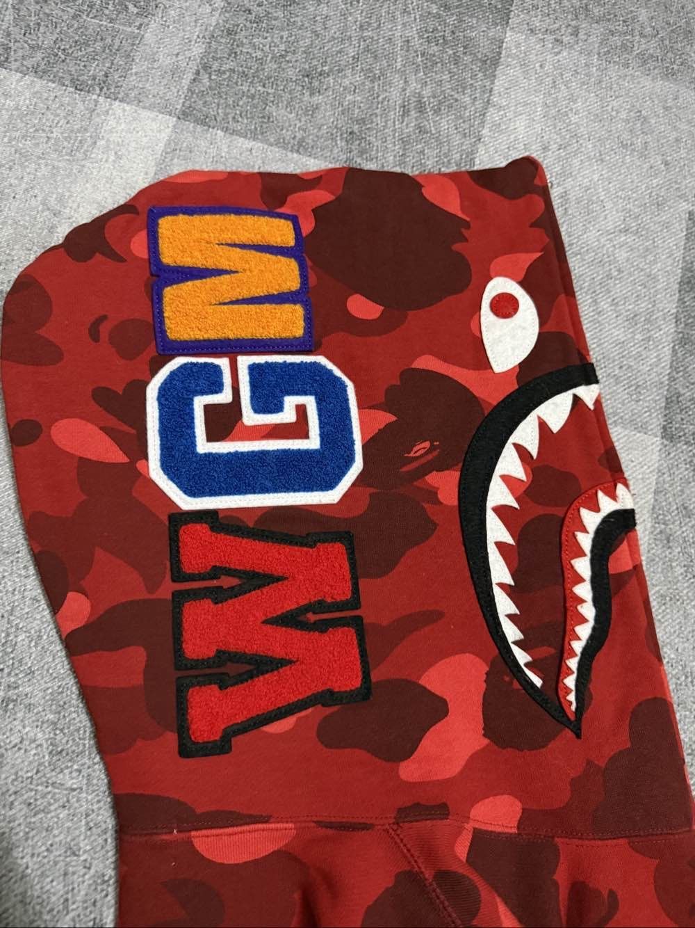 Bape Red Camo Shark Tiger Hoodie Size US M / EU 48-50 / 2 - 9 Thumbnail
