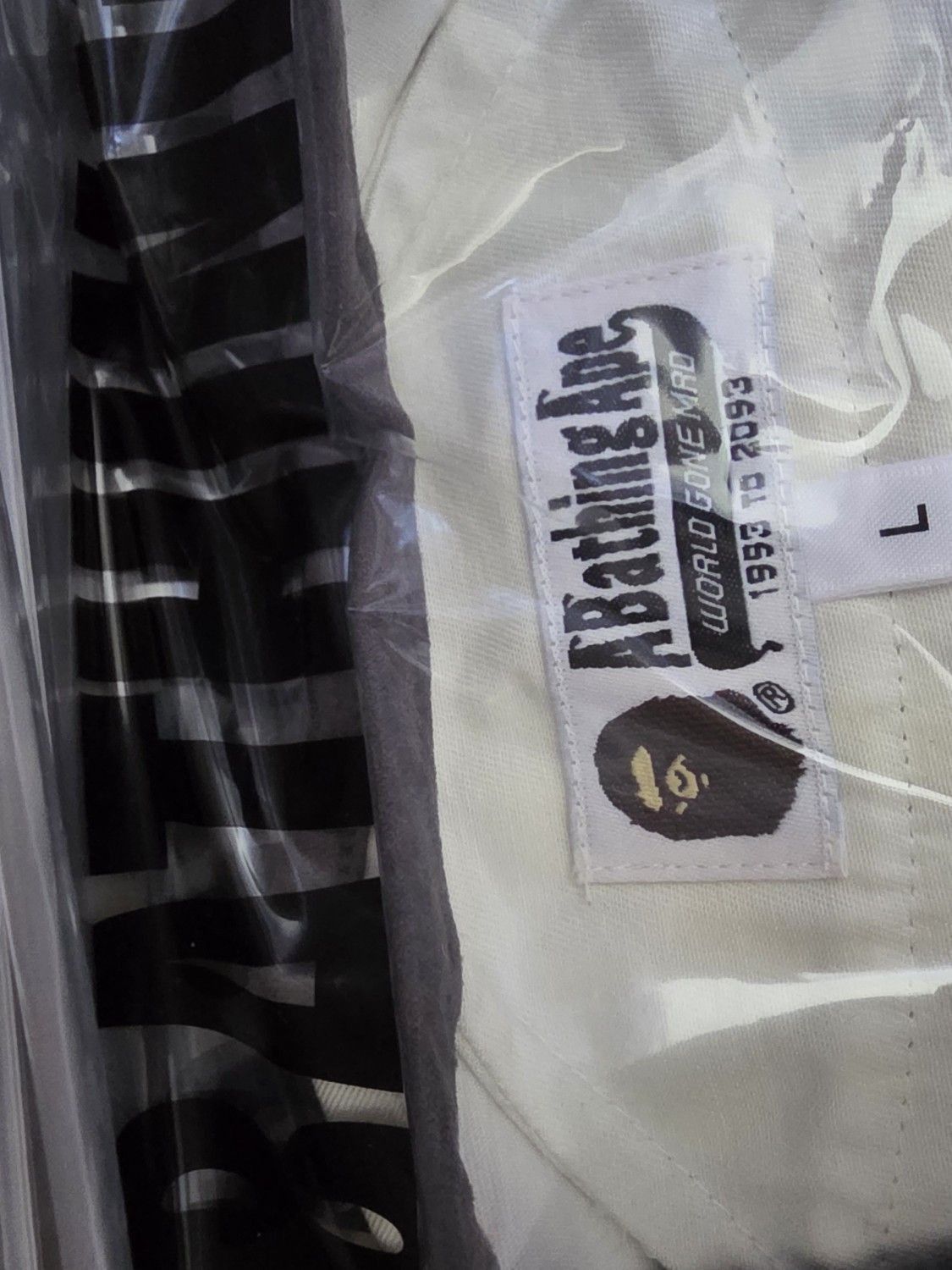 Bape Camo Jacquard Baseball Shirt in White Size US L / EU 52-54 / 3 - 8 Thumbnail
