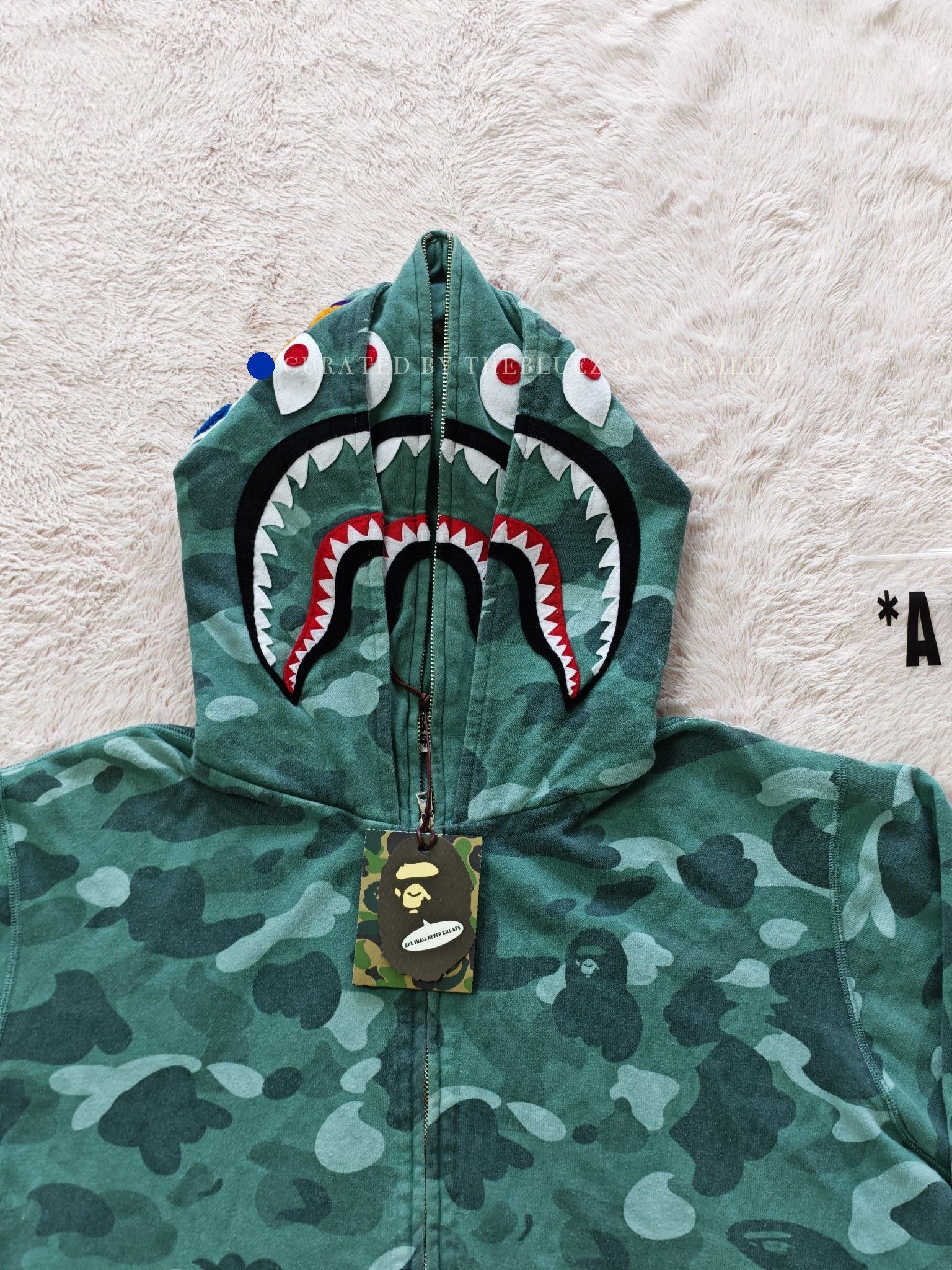 Bape Camo Shark Zip Hoodie in Green Size US XL / EU 56 / 4 - 5 Thumbnail