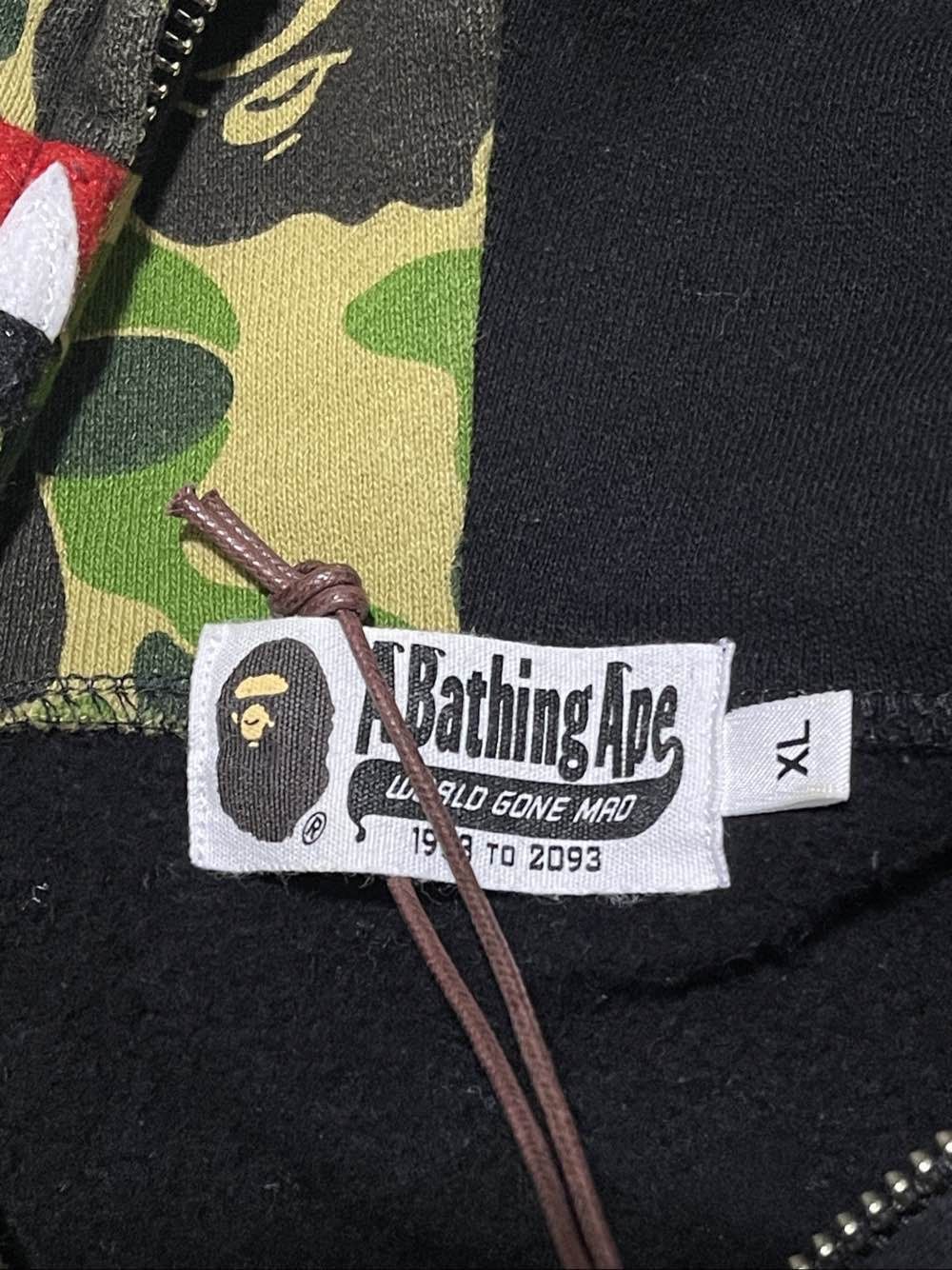 Bape Black Shark Zip Hoodie in Size XL Size US XL / EU 56 / 4 - 8 Thumbnail