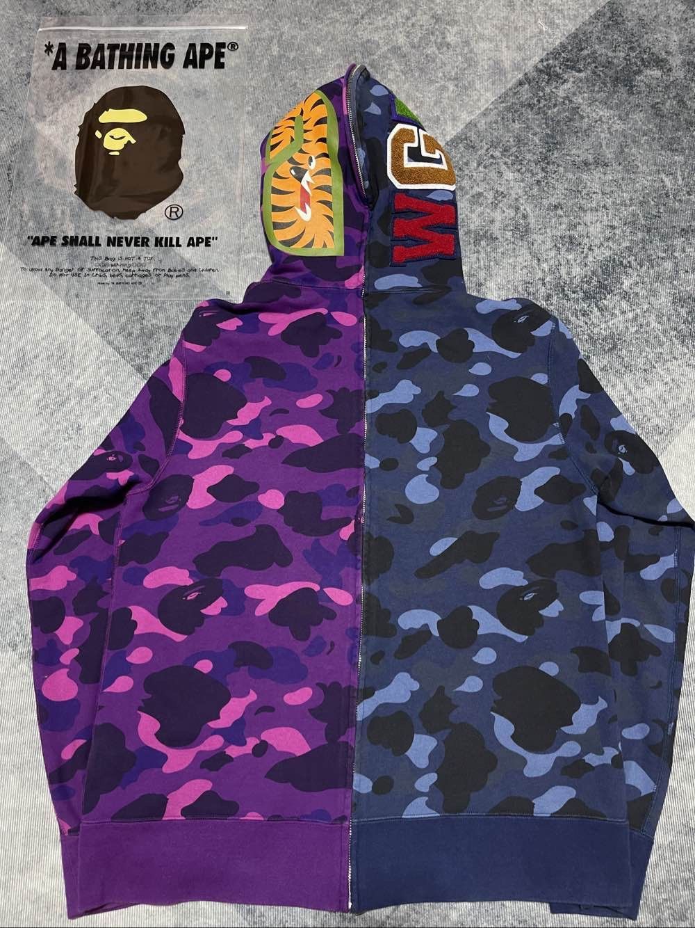 Bape Multi Camo Shark Hoodie in XL Size US XL / EU 56 / 4 - 2 Thumbnail