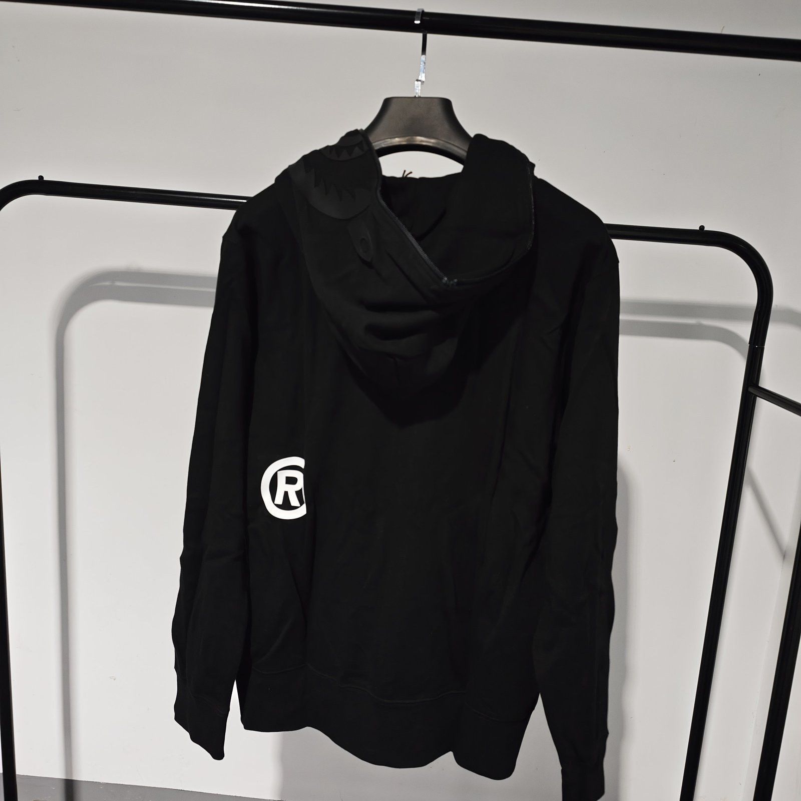 Bape Black Shark Hoodie in XL Size Size US XL / EU 56 / 4 - 2 Thumbnail