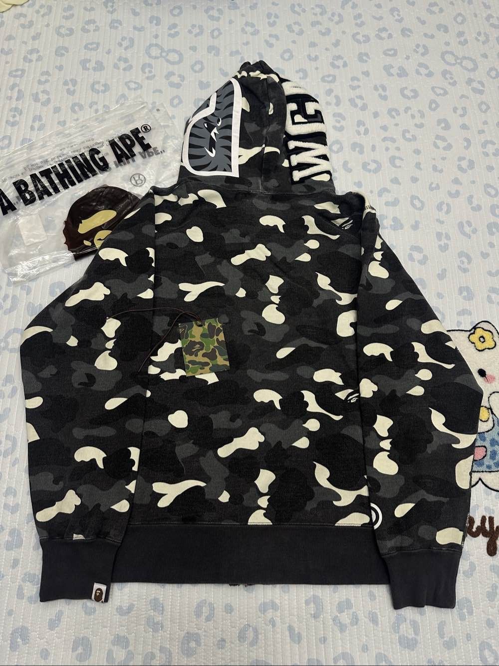 Bape City Camo Shark Hoodie in Multi Size US L / EU 52-54 / 3 - 2 Thumbnail