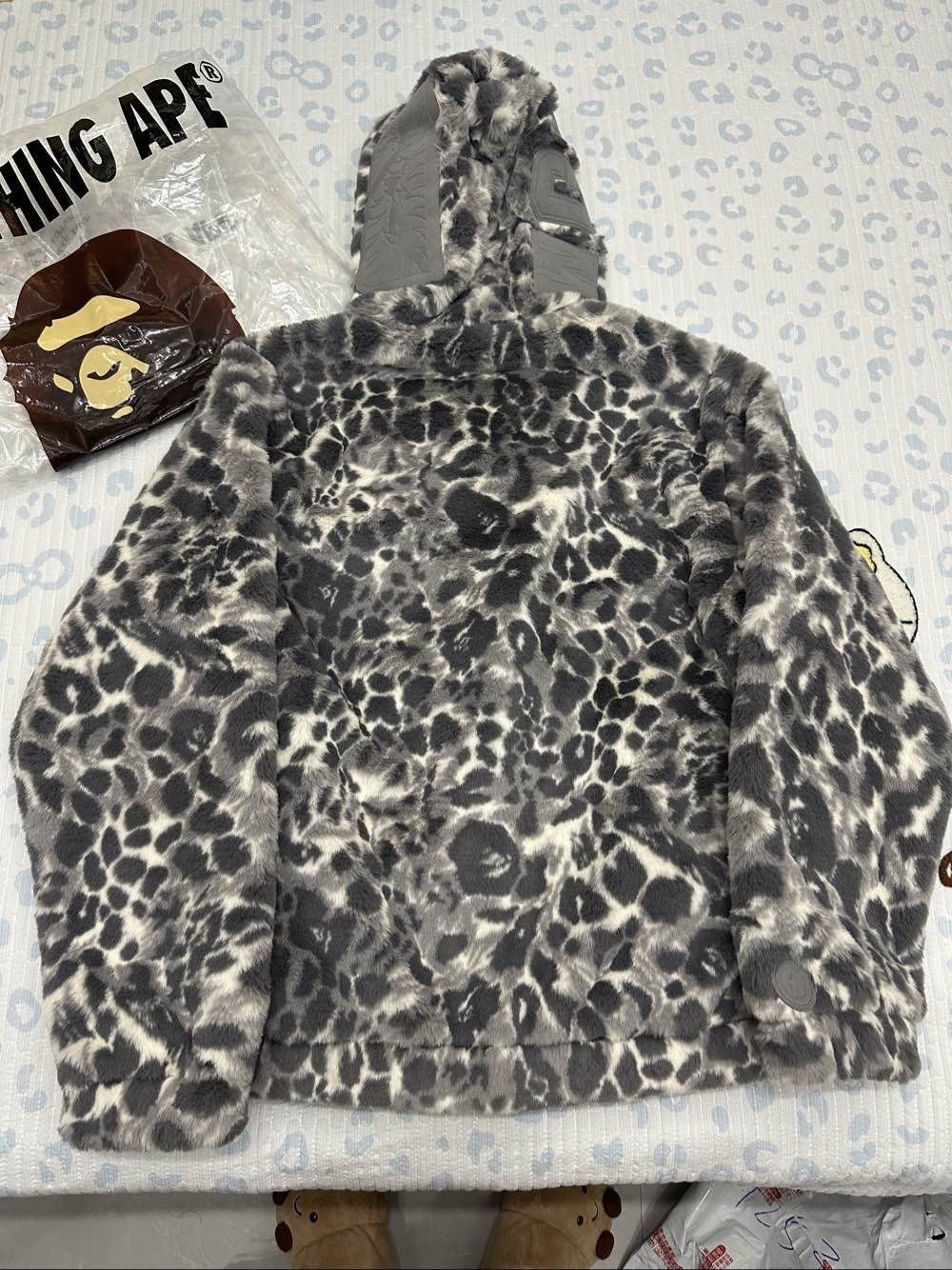 Bape Leopard Faux Fur Shark Hoodie Size US L / EU 52-54 / 3 - 2 Thumbnail