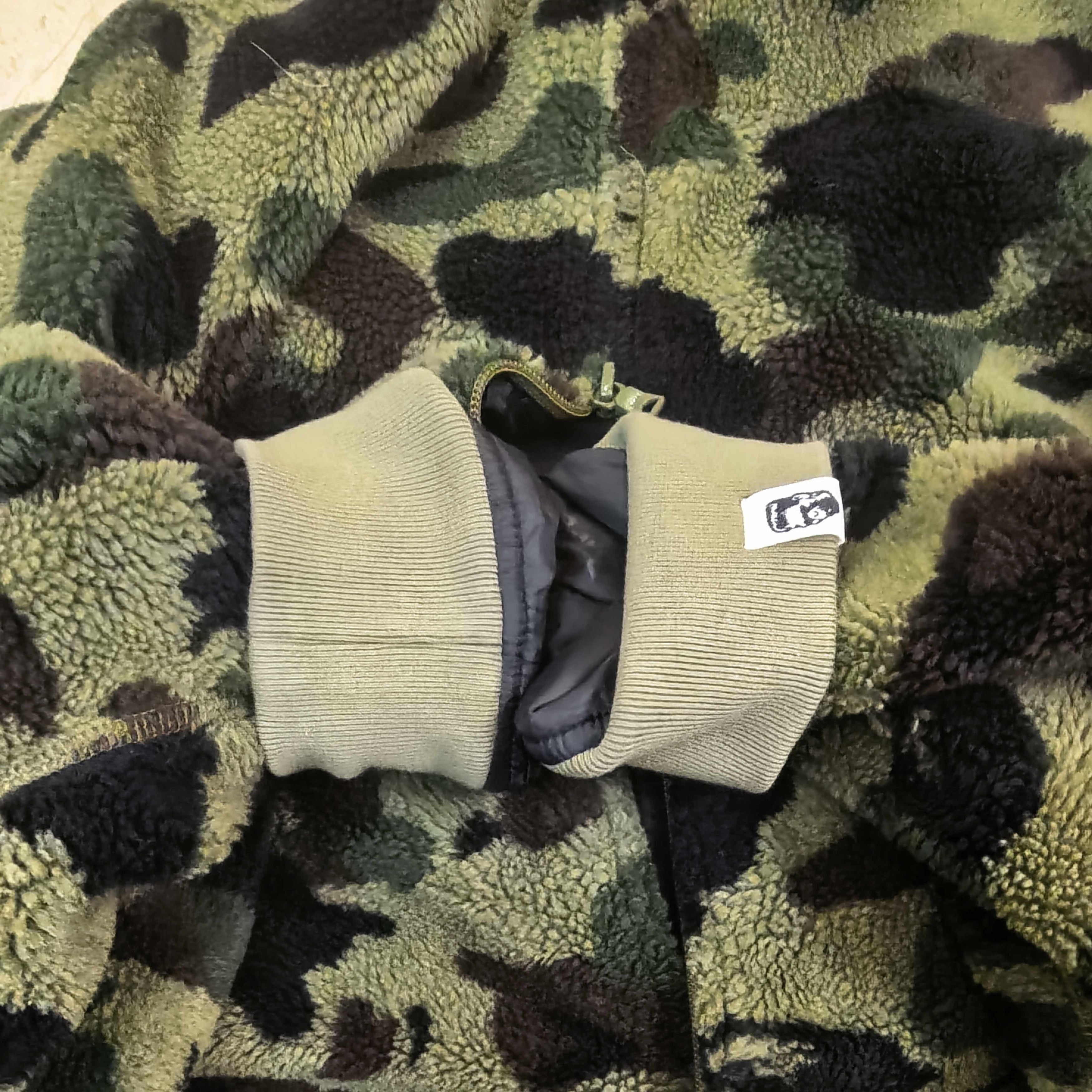 Bape Camo Shark Fleece Hoodie in Green Size US XL / EU 56 / 4 - 5 Thumbnail