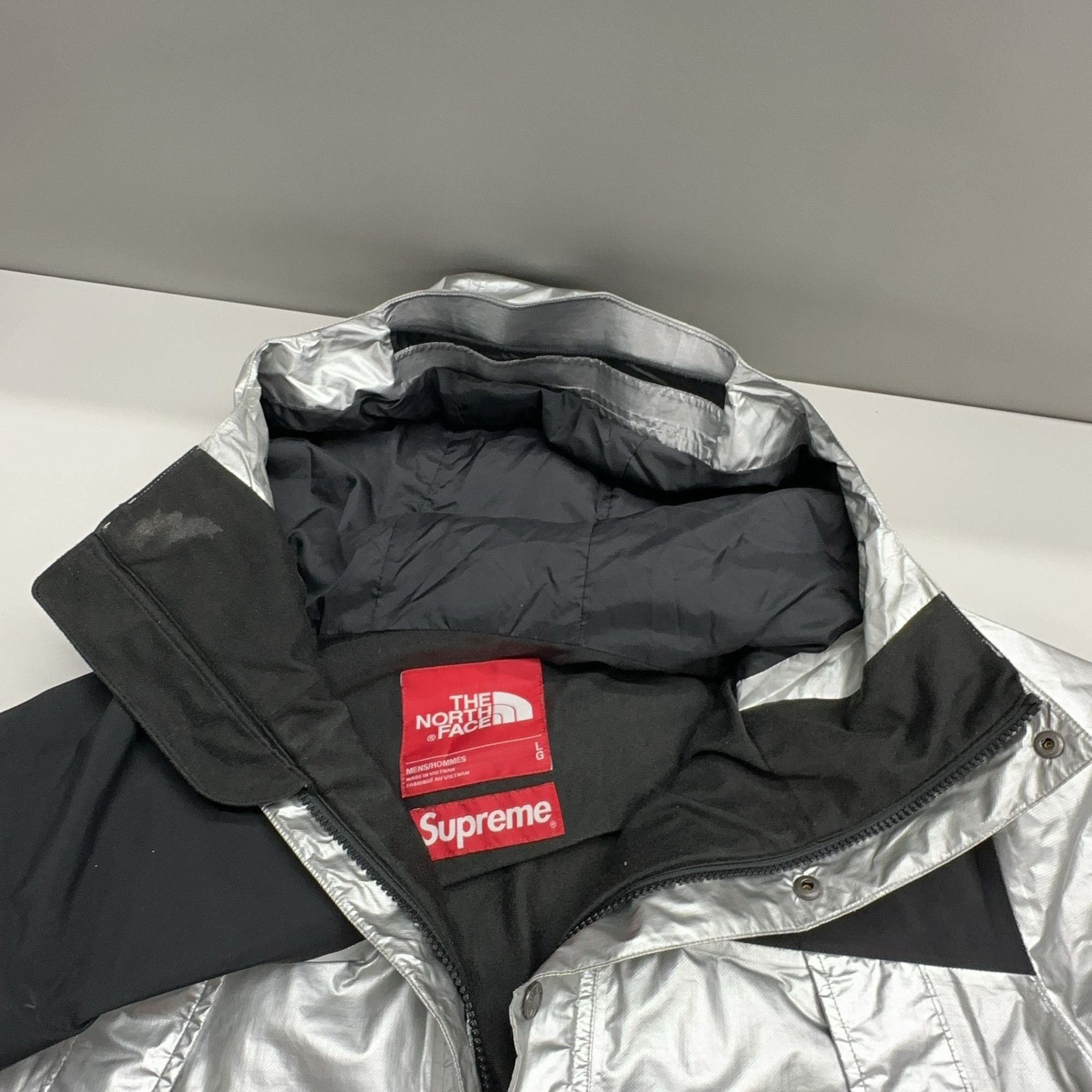 Supreme Supreme x The North Face Metallic Jacket Size L Size US L / EU 52-54 / 3 - 8 Thumbnail