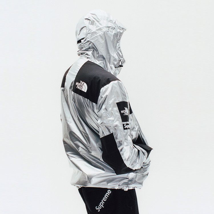 Supreme Supreme x The North Face Metallic Jacket Size L Size US L / EU 52-54 / 3 - 18 Thumbnail