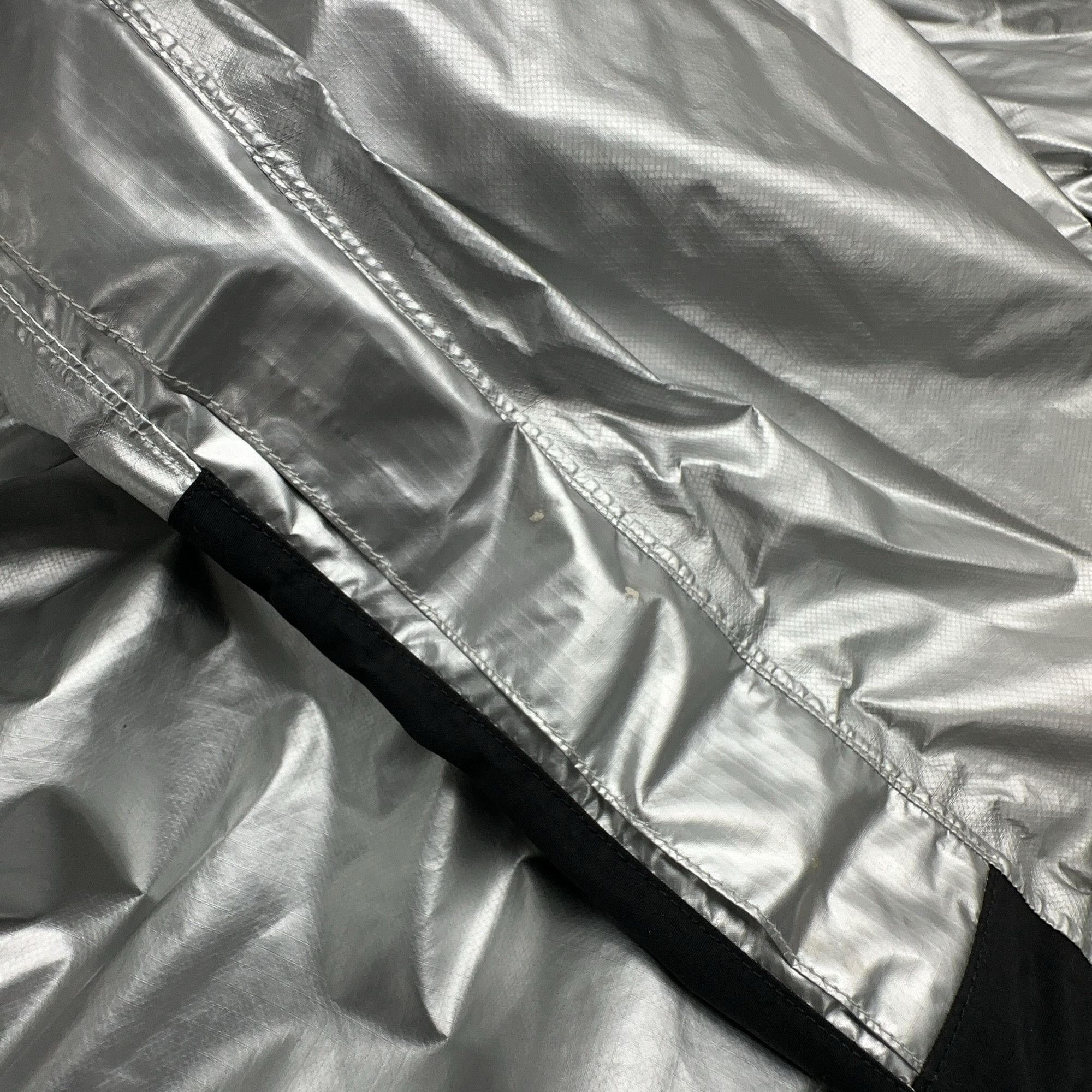 Supreme Supreme x The North Face Metallic Jacket Size L Size US L / EU 52-54 / 3 - 17 Thumbnail