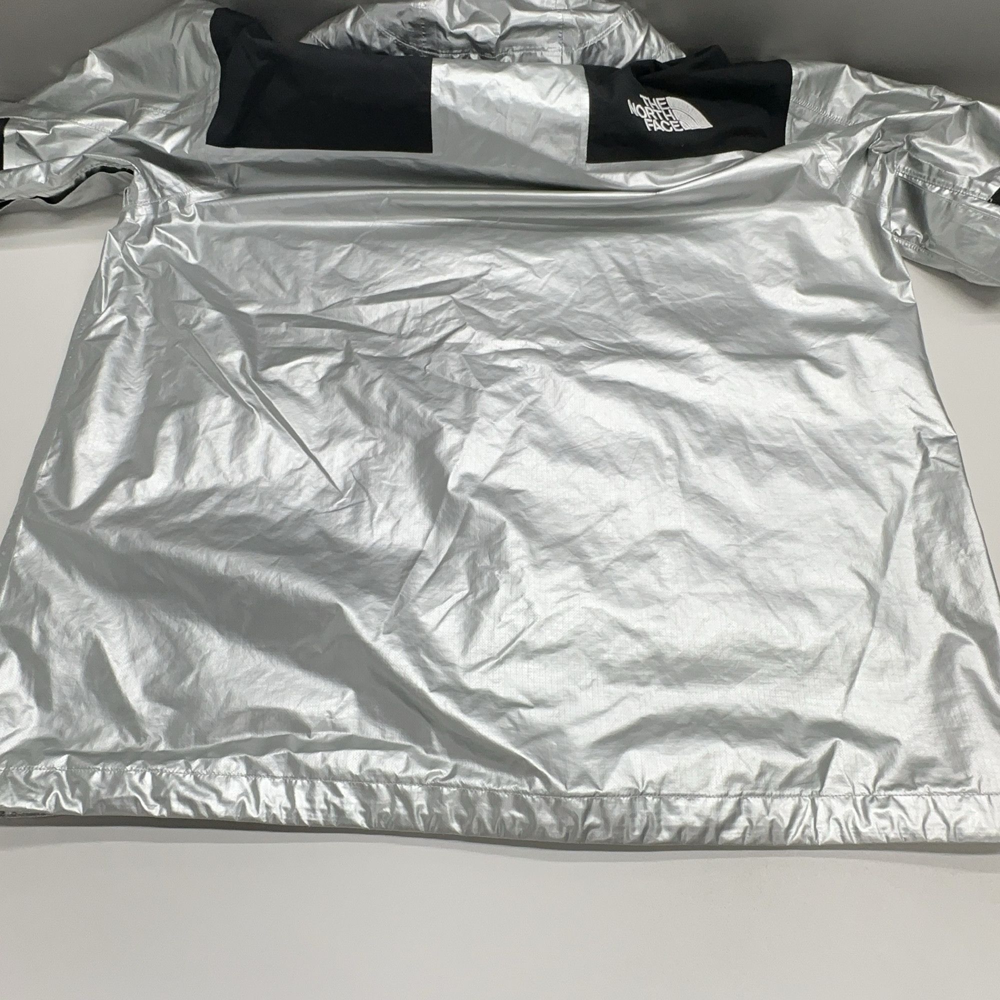 Supreme Supreme x The North Face Metallic Jacket Size L Size US L / EU 52-54 / 3 - 15 Thumbnail