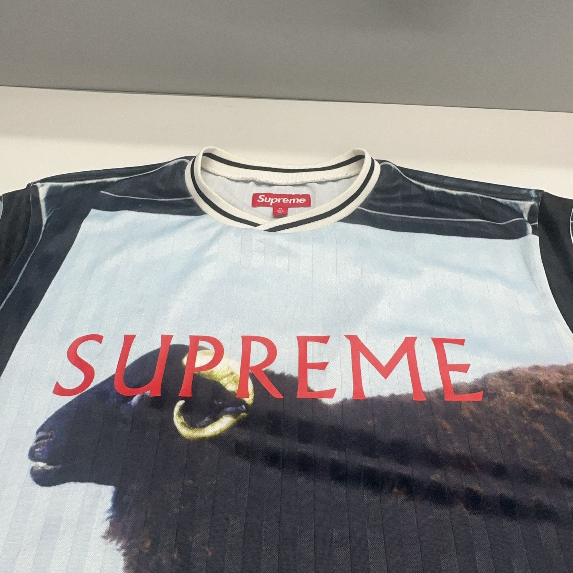 Supreme Supreme Damien Hirst Animal Graphic Soccer Jersey Size M Size US M / EU 48-50 / 2 - 6 Thumbnail