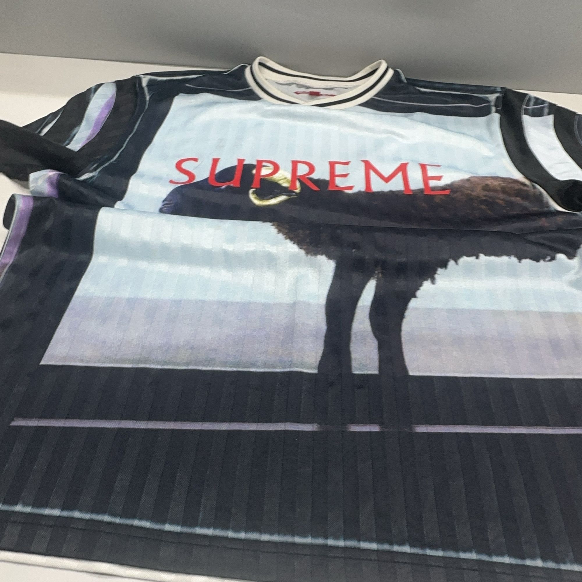Supreme Supreme Damien Hirst Animal Graphic Soccer Jersey Size M Size US M / EU 48-50 / 2 - 8 Thumbnail