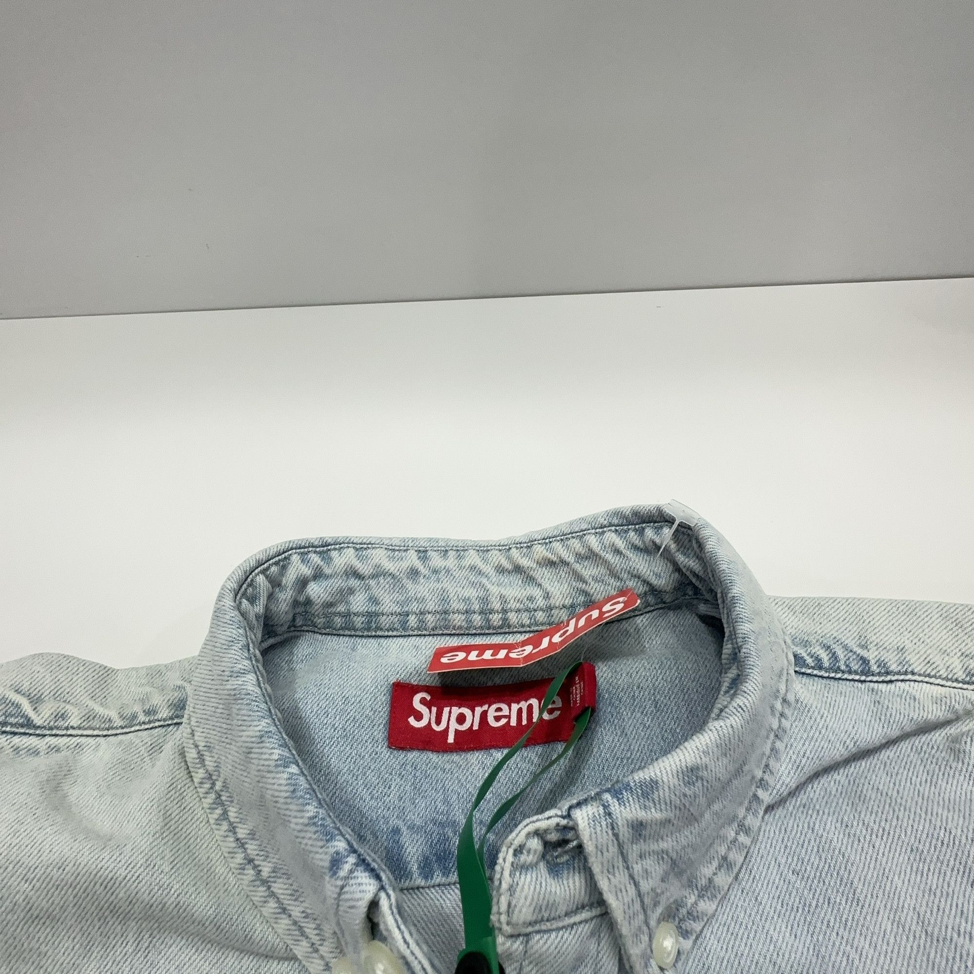Supreme Supreme Small Box Logo Denim Shirt Size L Size US L / EU 52-54 / 3 - 7 Thumbnail