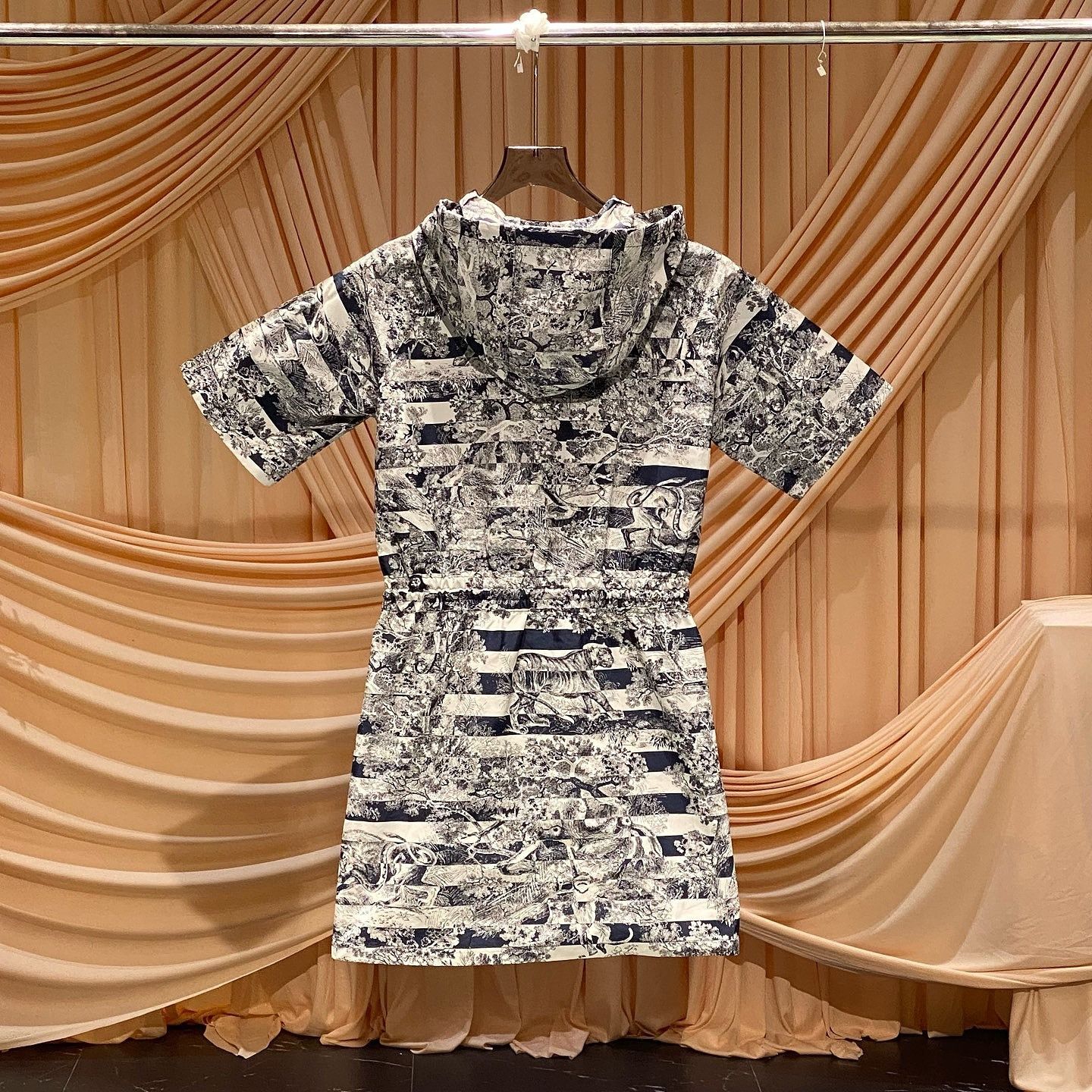 Dior Dior Toile de Jouy Hooded Mini Dress Size FR 34 Size XS / US 0-2 / IT 36-38 - 2 Thumbnail