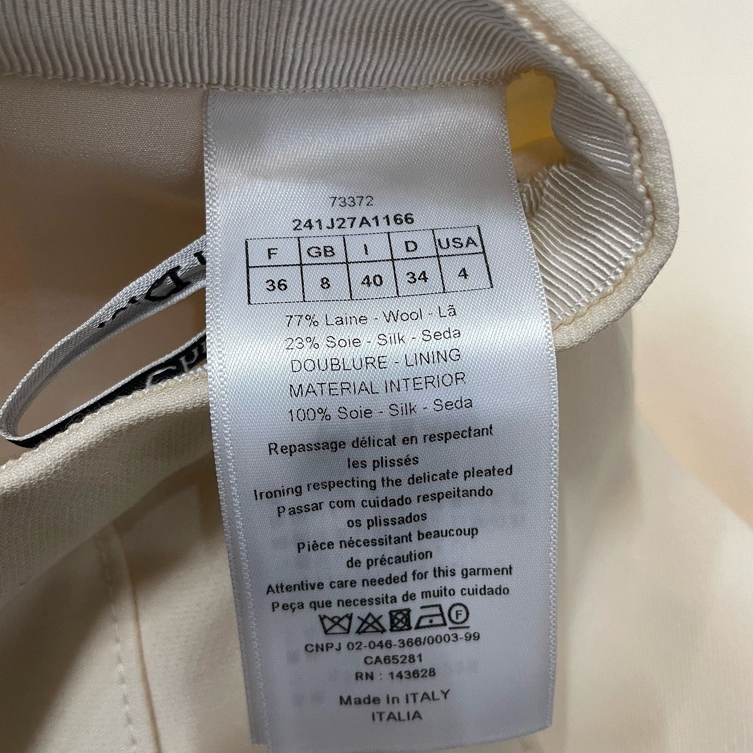 Dior Christian Dior Buttoned Wool Silk Skirt Size 36 Size 26" / US 2 / IT 38 - 4 Thumbnail
