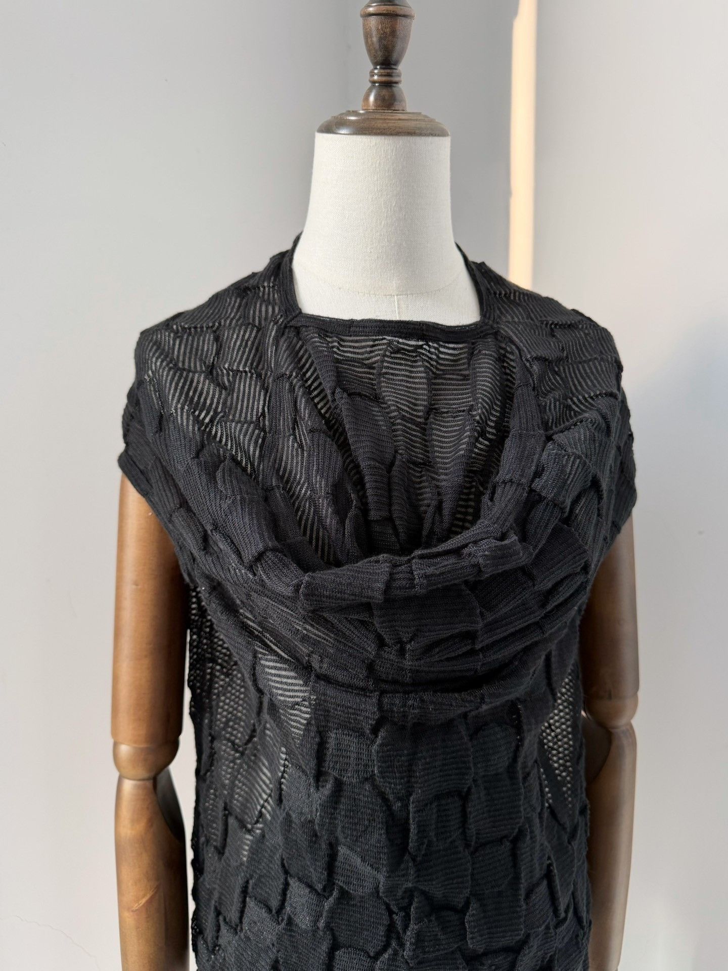 Junya Watanabe Junya Watanabe 2015 Deformed Short Sleeve Size S / US 4 / IT 40 - 2 Thumbnail