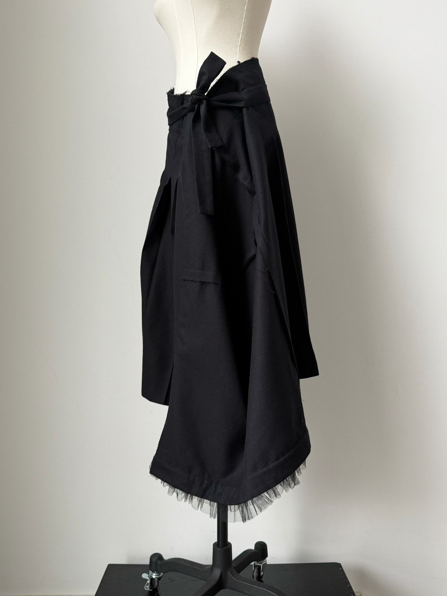 Comme des Garcons Comme des Garçons 2005 Asymmetric Wool Skirt Size 38" / US 16 / IT 52 - 2 Thumbnail