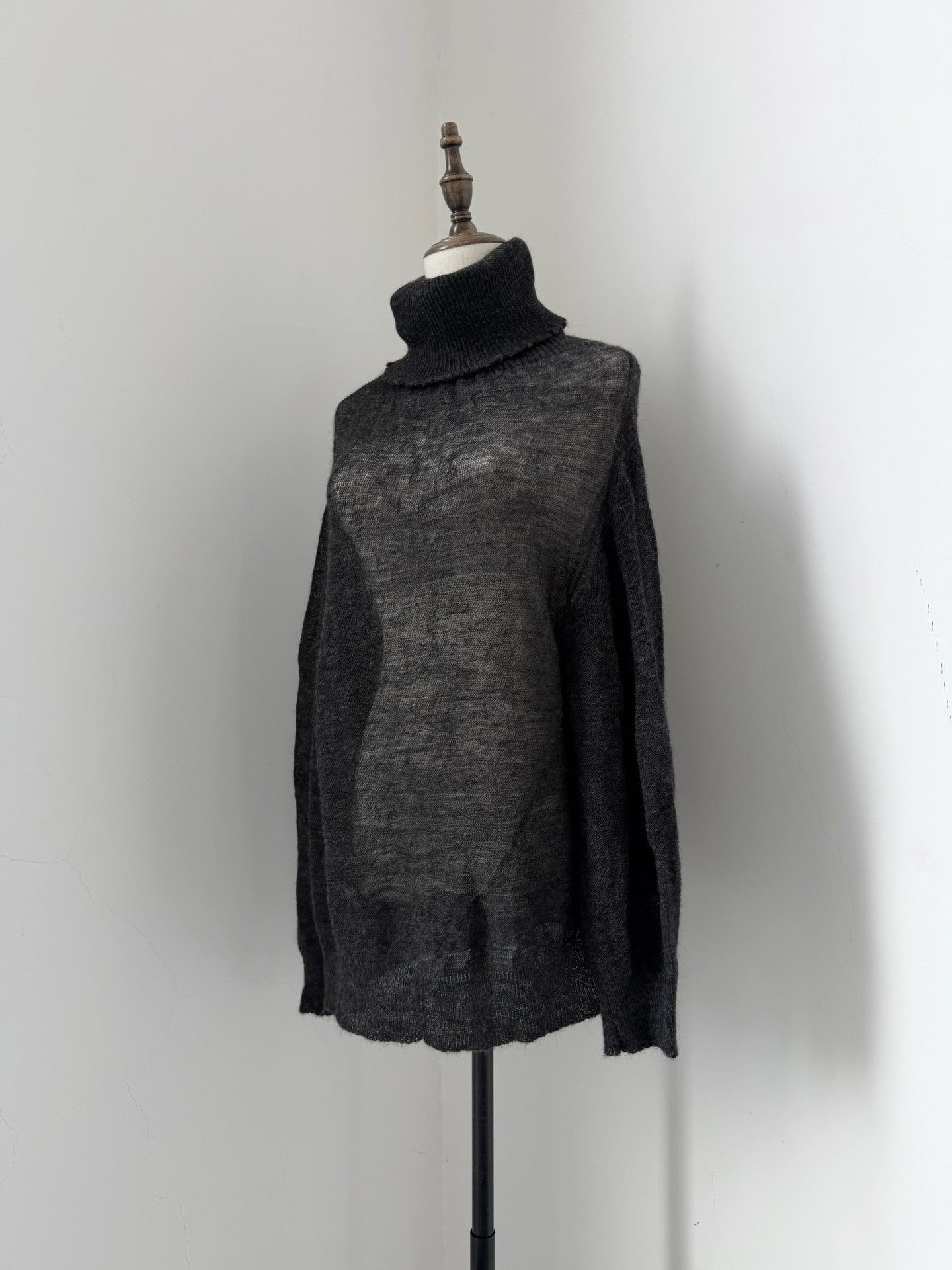 Dries Van Noten Dries Van Noten Mohair Serrated Neck Pullover Size S / US 4 / IT 40 - 2 Thumbnail