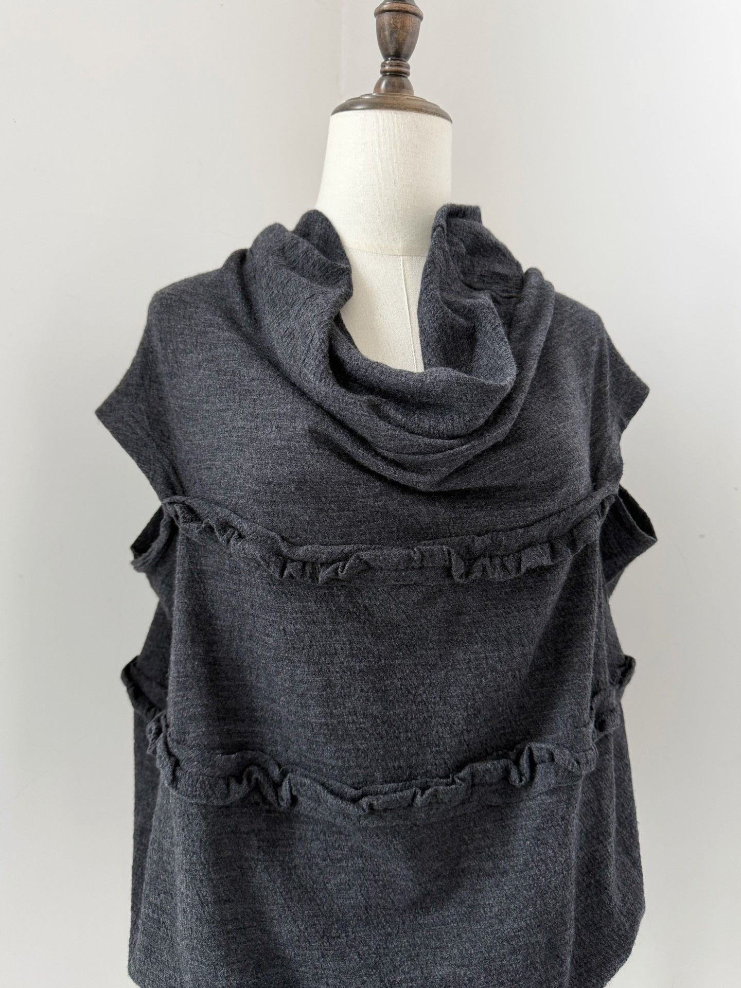 Comme des Garcons Comme des Garçons 2010 Tricot Cowl Neck Vest Size M / US 6-8 / IT 42-44 - 4 Thumbnail