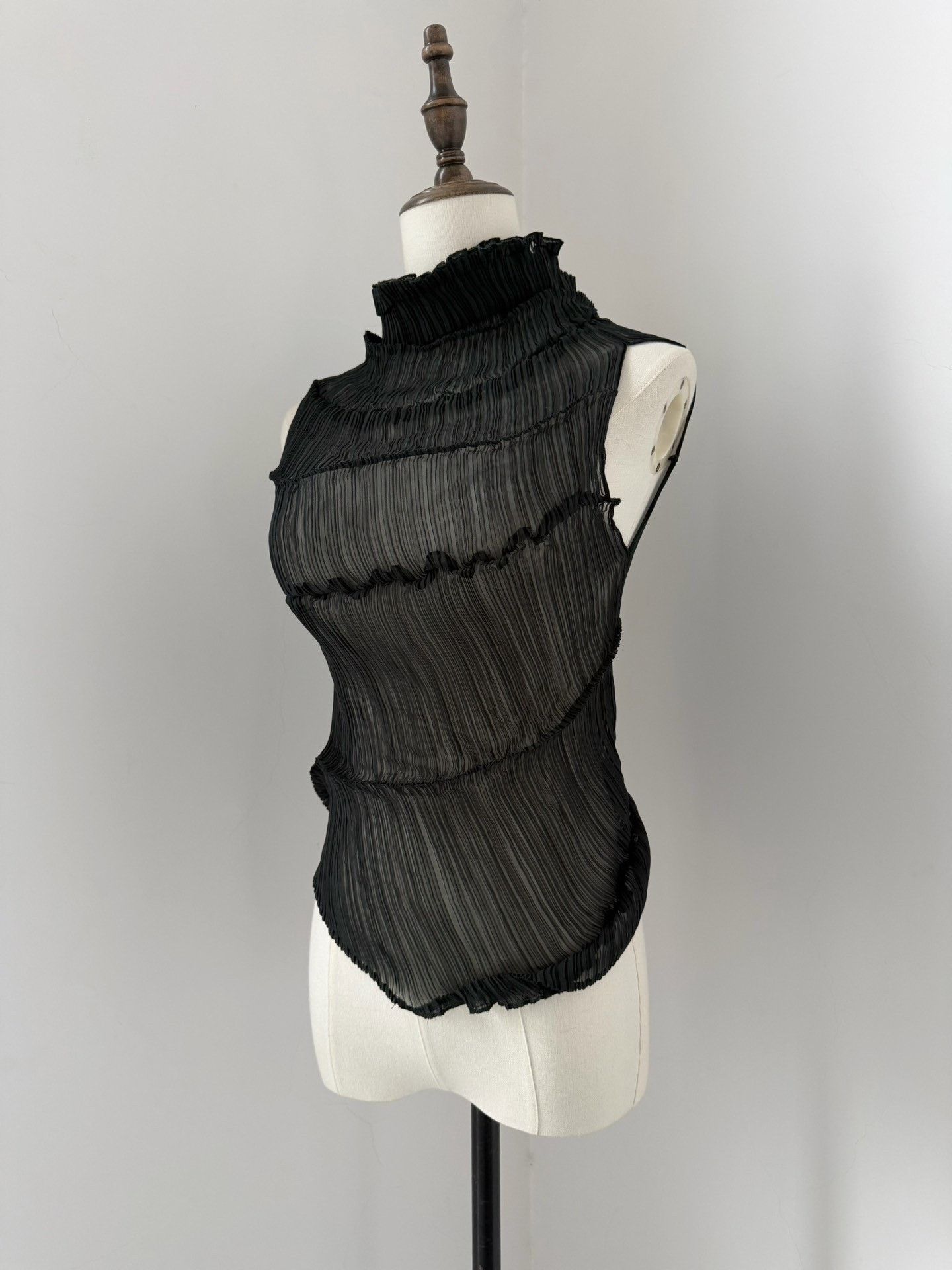 Issey Miyake Issey Miyake 1993 Spiral Pleat High Neck Top Size M / US 6-8 / IT 42-44 - 7 Thumbnail