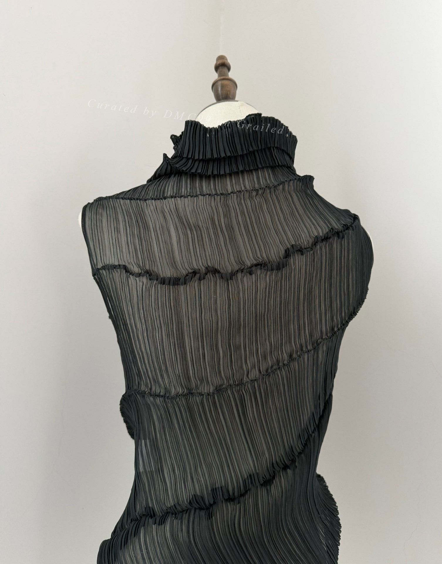 Issey Miyake Issey Miyake 1993 Spiral Pleat High Neck Top Size M / US 6-8 / IT 42-44 - 5 Thumbnail