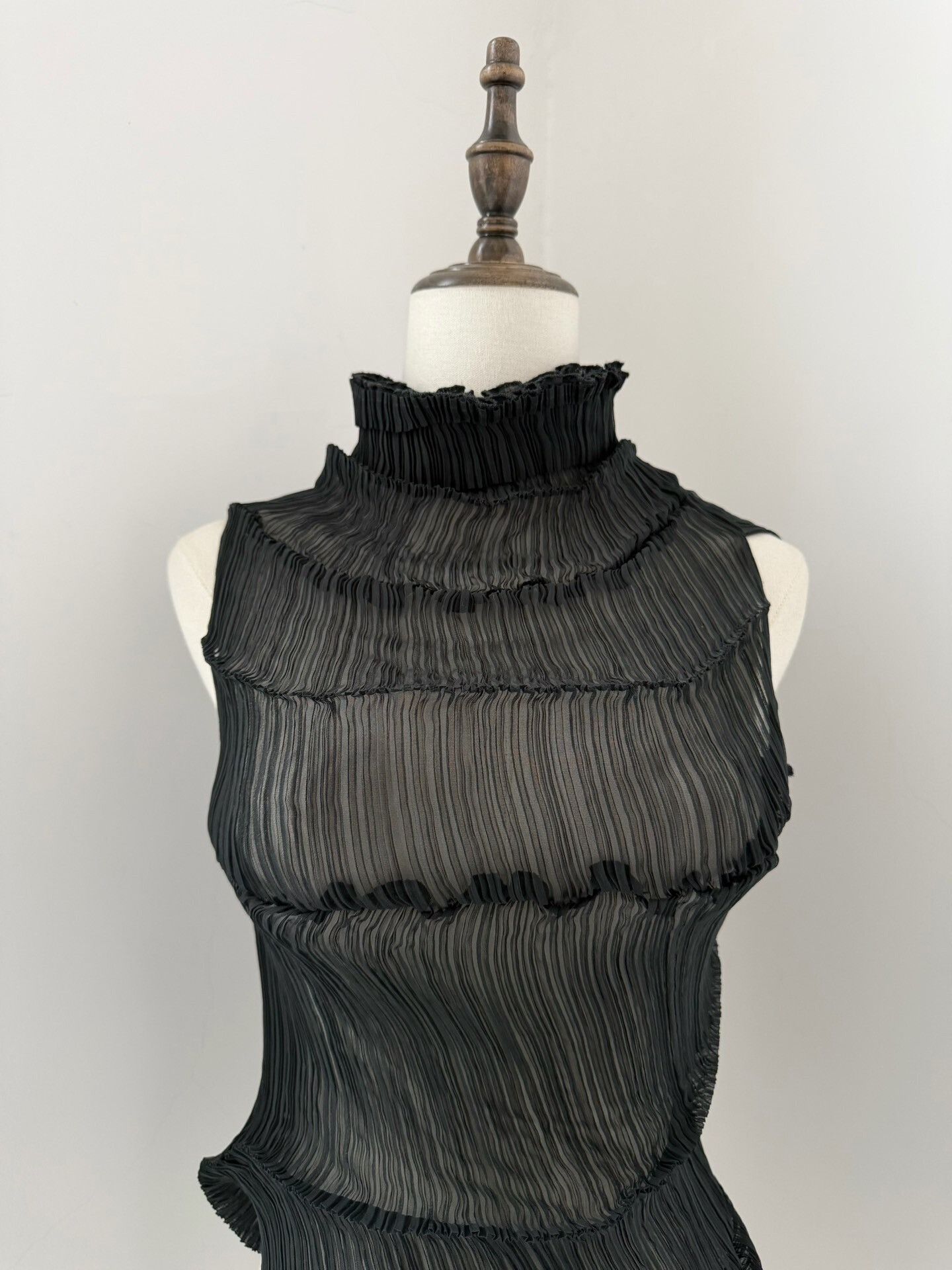Issey Miyake Issey Miyake 1993 Spiral Pleat High Neck Top Size M / US 6-8 / IT 42-44 - 3 Thumbnail