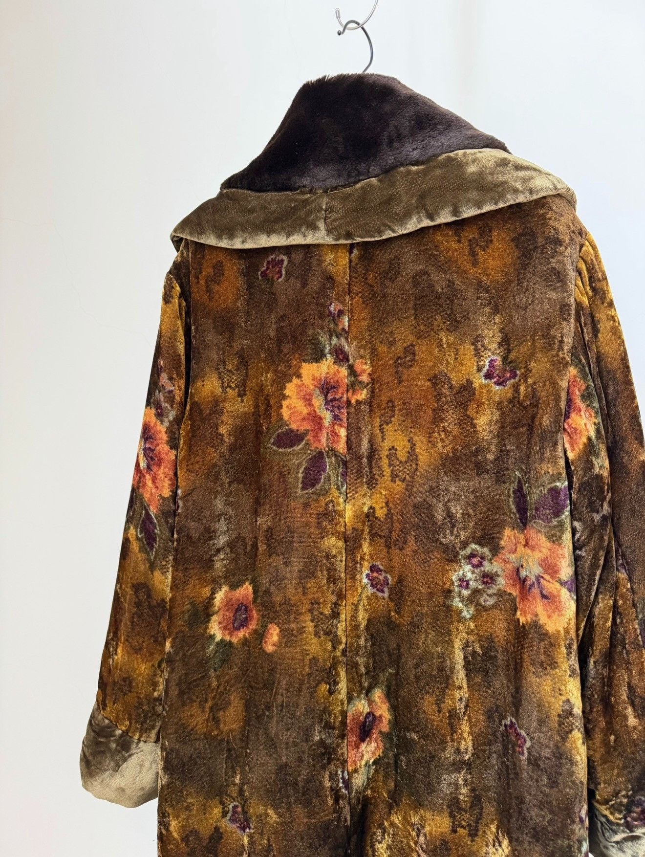 Kenzo Kenzo 80s Fur Collar Velvet Floral Coat Size M / US 6-8 / IT 42-44 - 5 Thumbnail