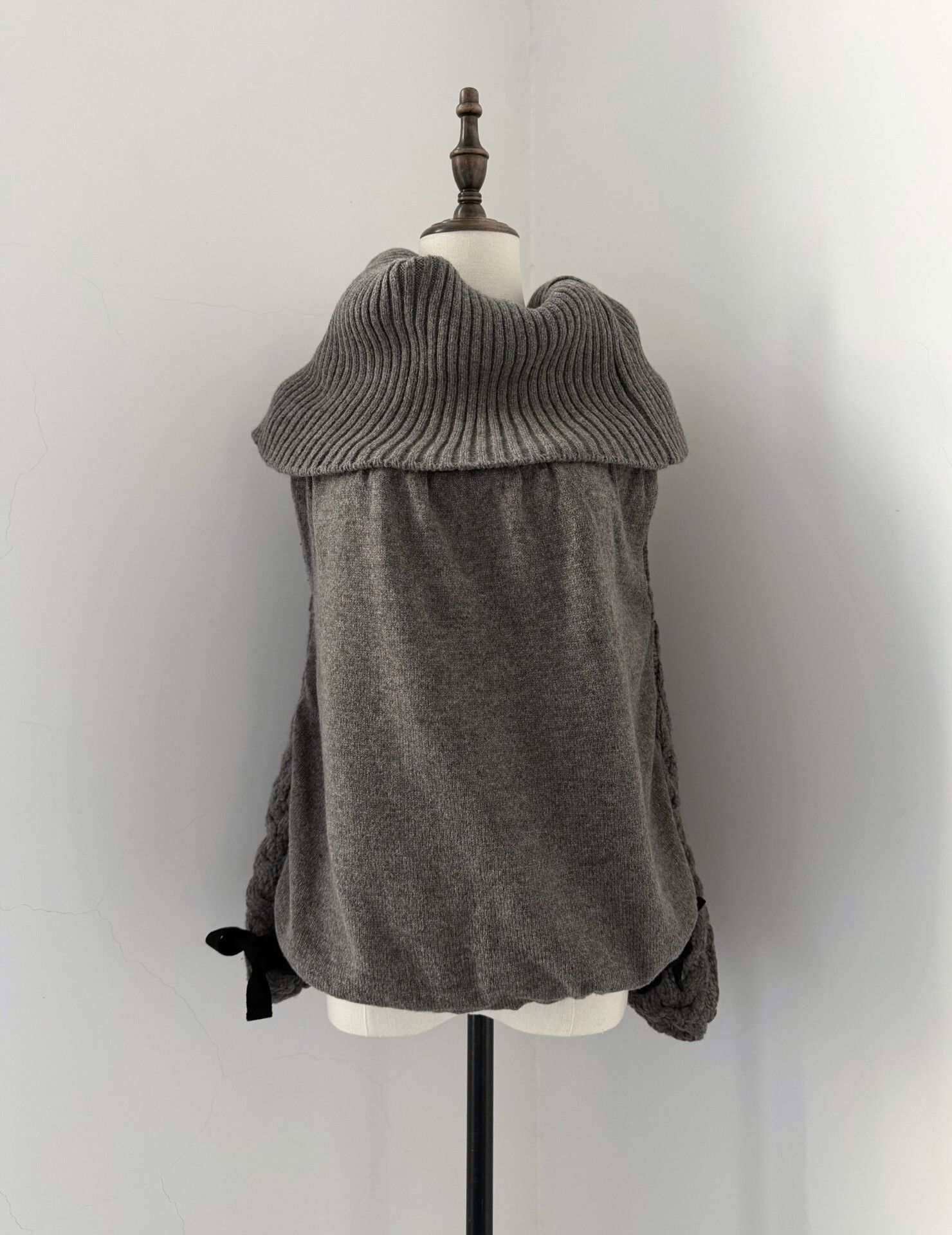 Rei Kawakubo Comme des Garçons 2010 Tao Sleeveless Knit Top Size M / US 6-8 / IT 42-44 - 2 Thumbnail
