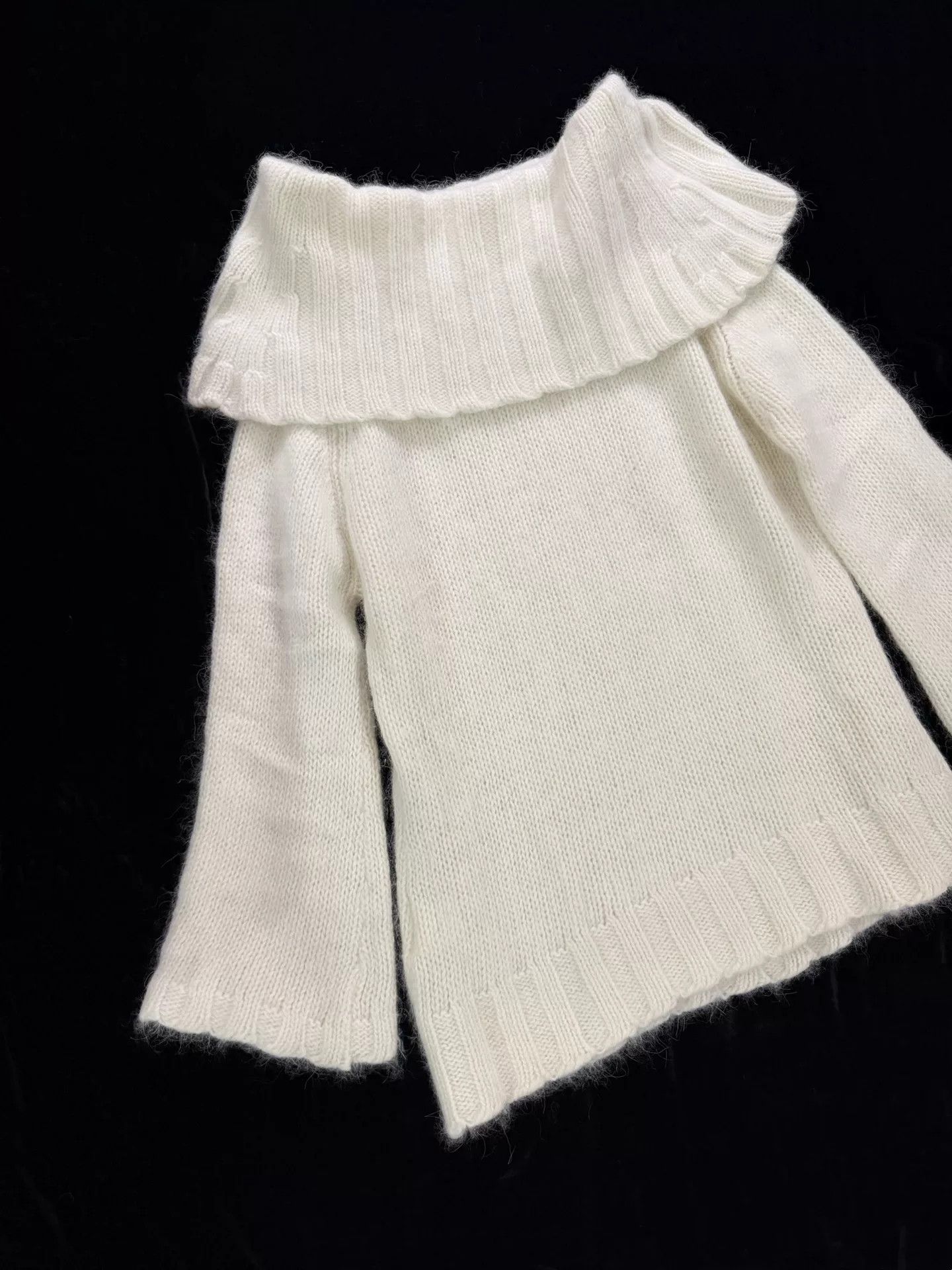 John Galliano John Galliano Vintage Beaded Pullover Sweater Size S / US 4 / IT 40 - 6 Thumbnail