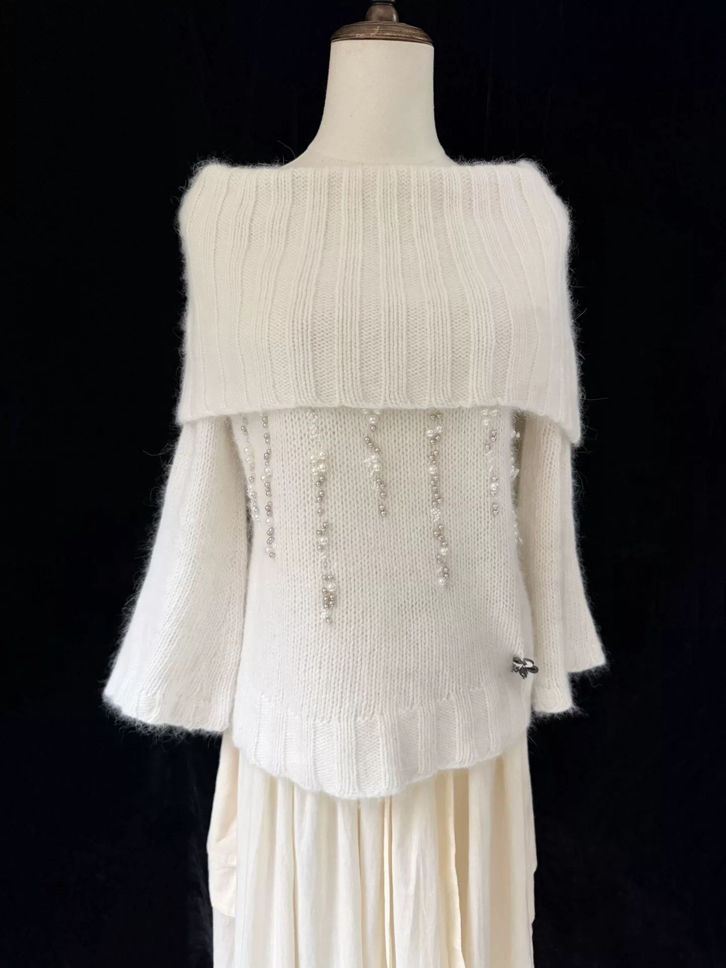 John Galliano John Galliano Vintage Beaded Pullover Sweater Size S / US 4 / IT 40 - 8 Thumbnail