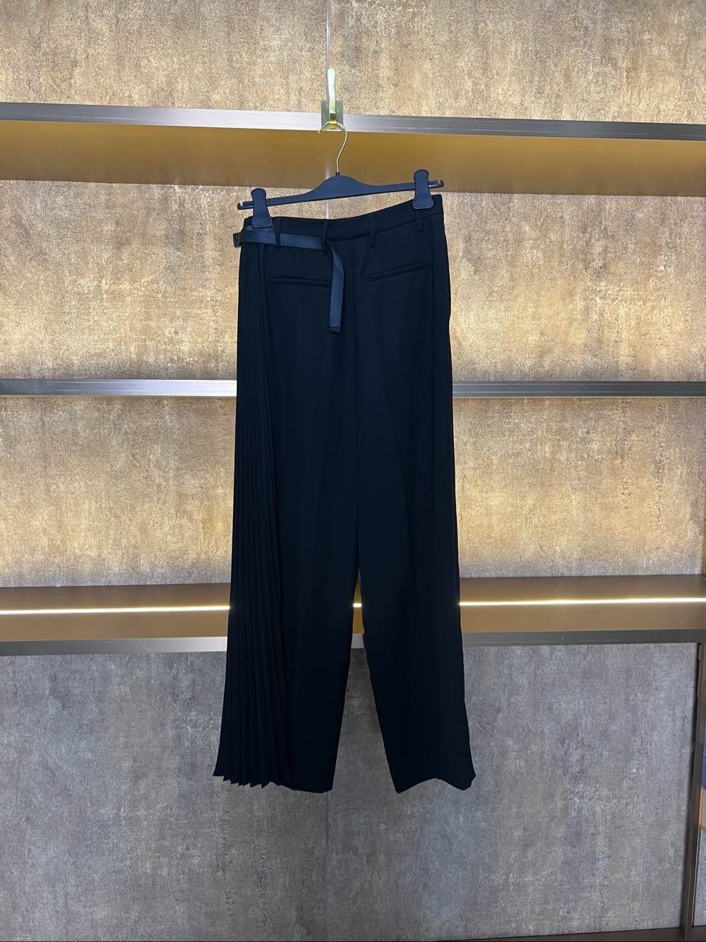 Prada Sleek Black Pleated Formal Trousers Size US 32 / EU 48 - 2 Thumbnail