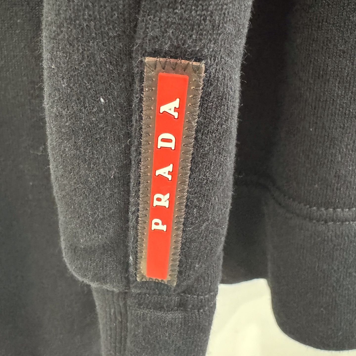 Prada Classic Black Logo Tab Sweatshirt Size US L / EU 52-54 / 3 - 9 Thumbnail