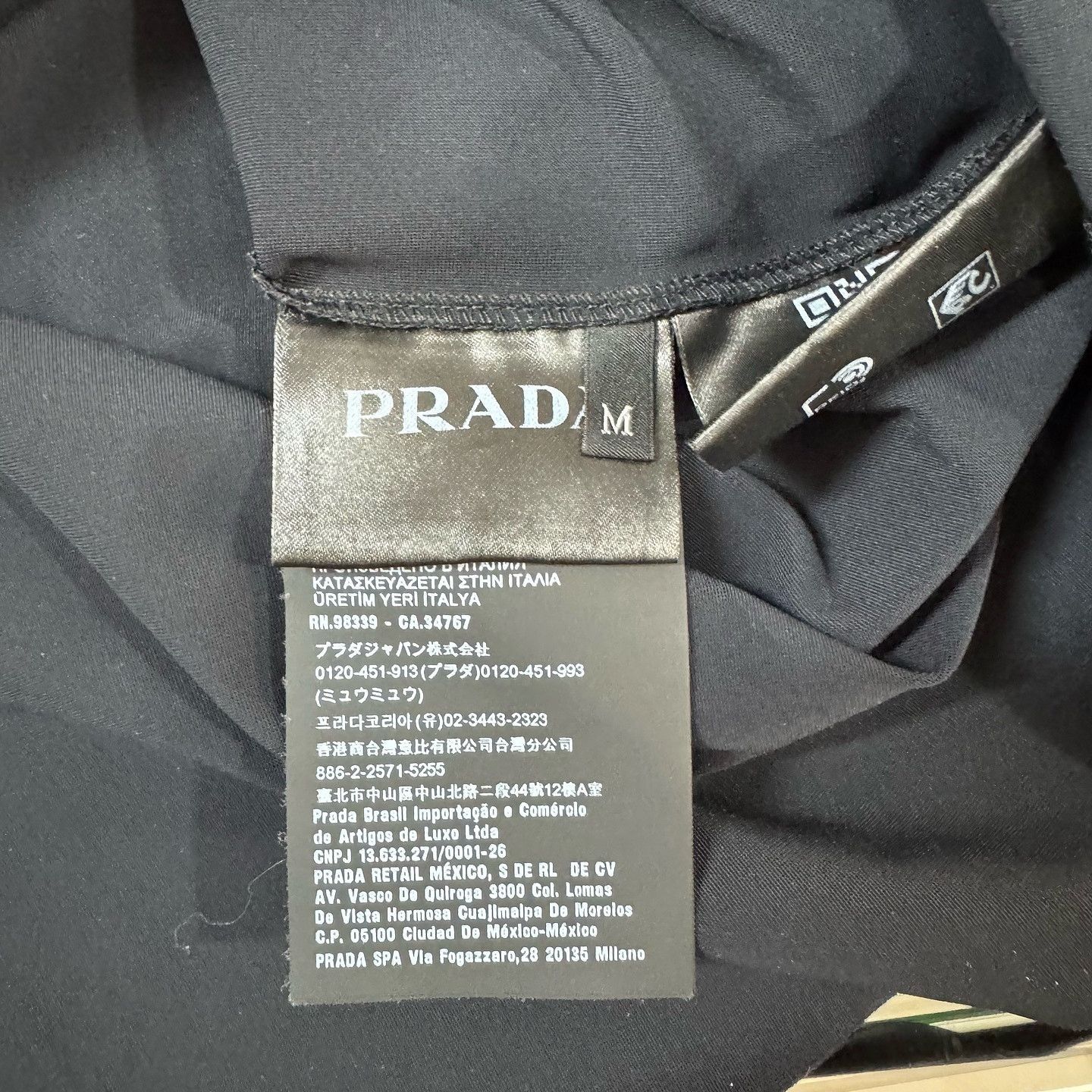 Prada Black Logo Badge Long Sleeve T-Shirt Size US M / EU 48-50 / 2 - 4 Thumbnail