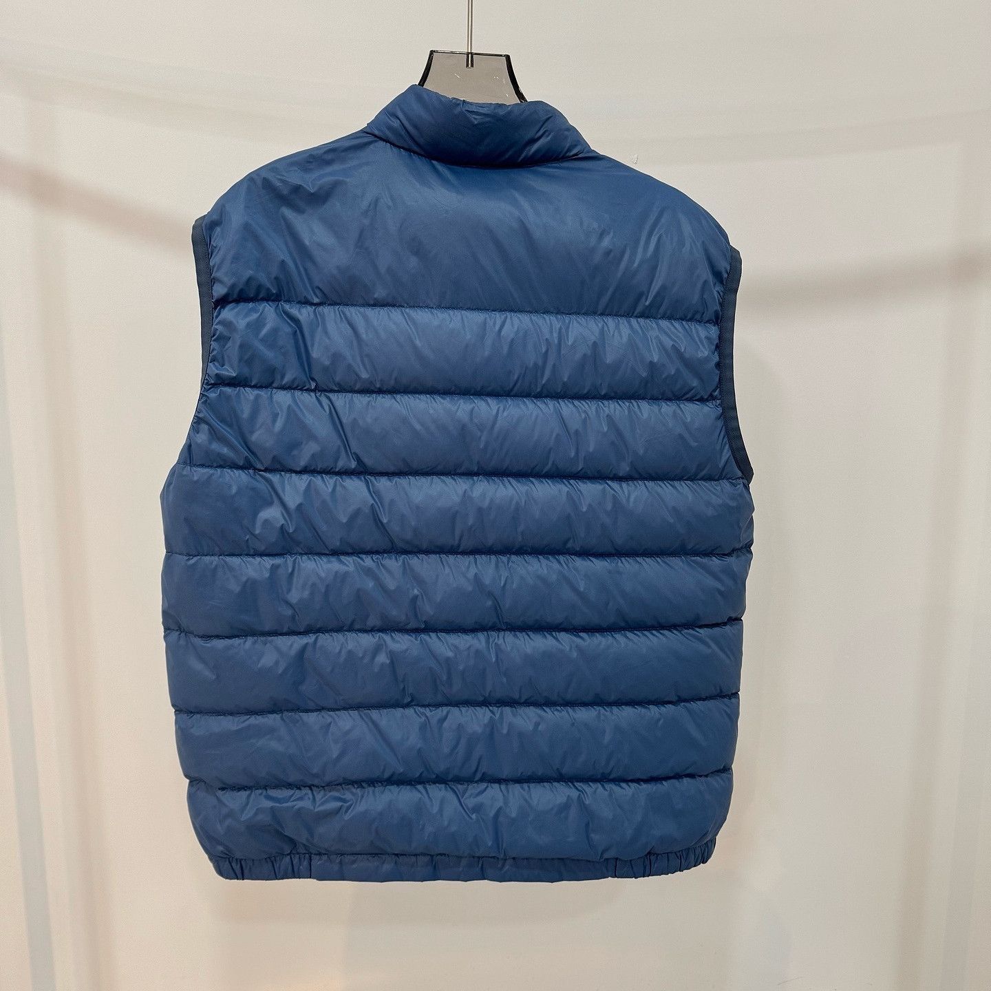 Prada Stylish Blue Puffer Vest in Size L Size US L / EU 52-54 / 3 - 2 Thumbnail