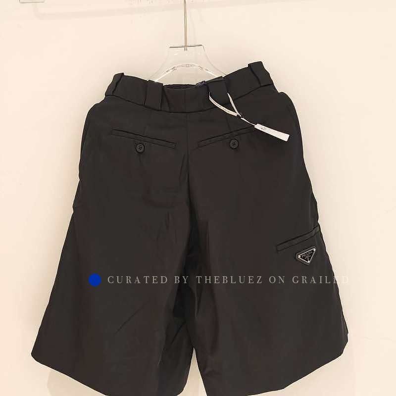 Prada Re-Nylon Logo Shorts in Black Size US 36 / EU 52 - 2 Thumbnail