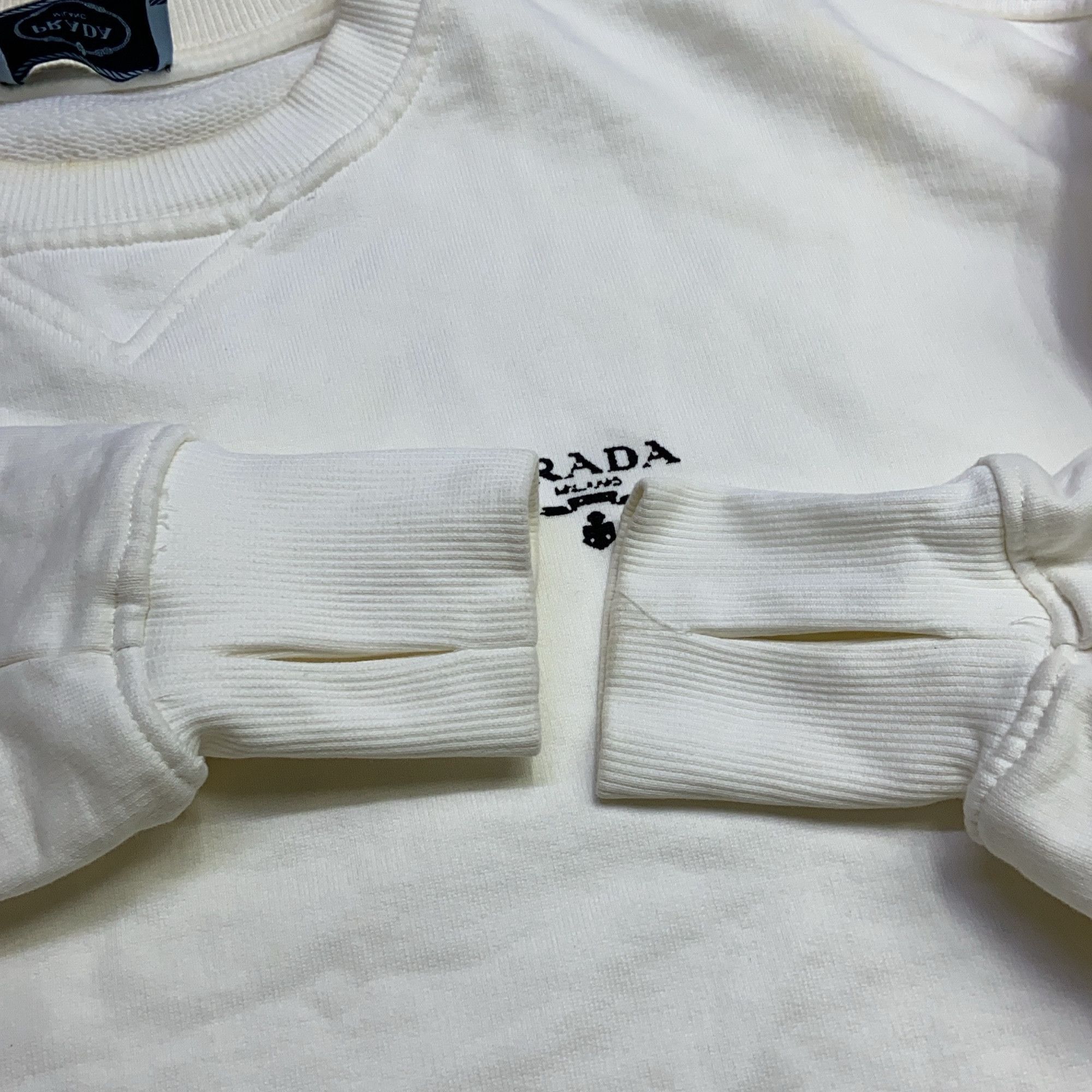 Prada Classic Logo Crewneck Sweatshirt Size US L / EU 52-54 / 3 - 13 Thumbnail