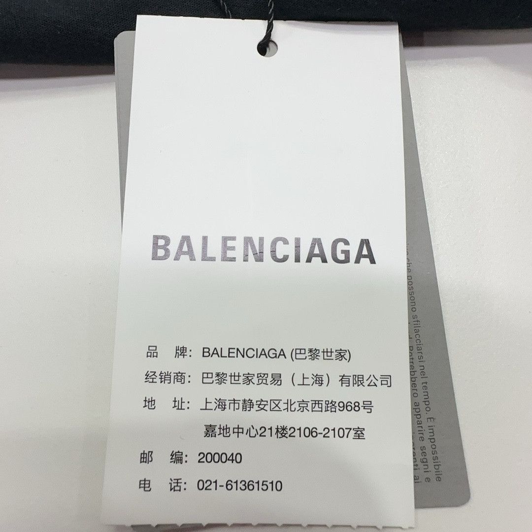 Balenciaga Logo Print Black T-Shirt in Size L Size US L / EU 52-54 / 3 - 4 Thumbnail