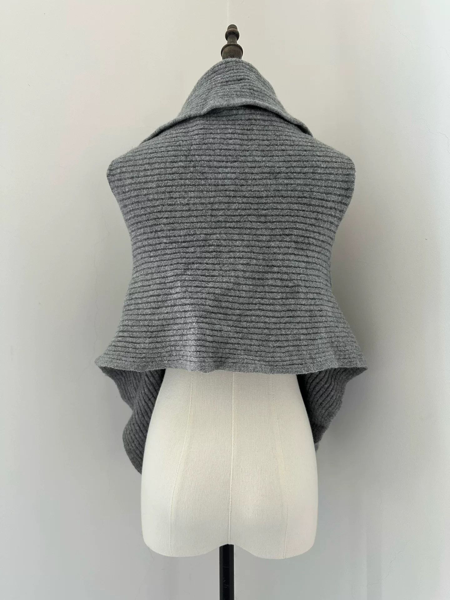 Issey Miyake Issey Miyake 2004 Mainline Knit Vest Size M / US 6-8 / IT 42-44 - 3 Thumbnail