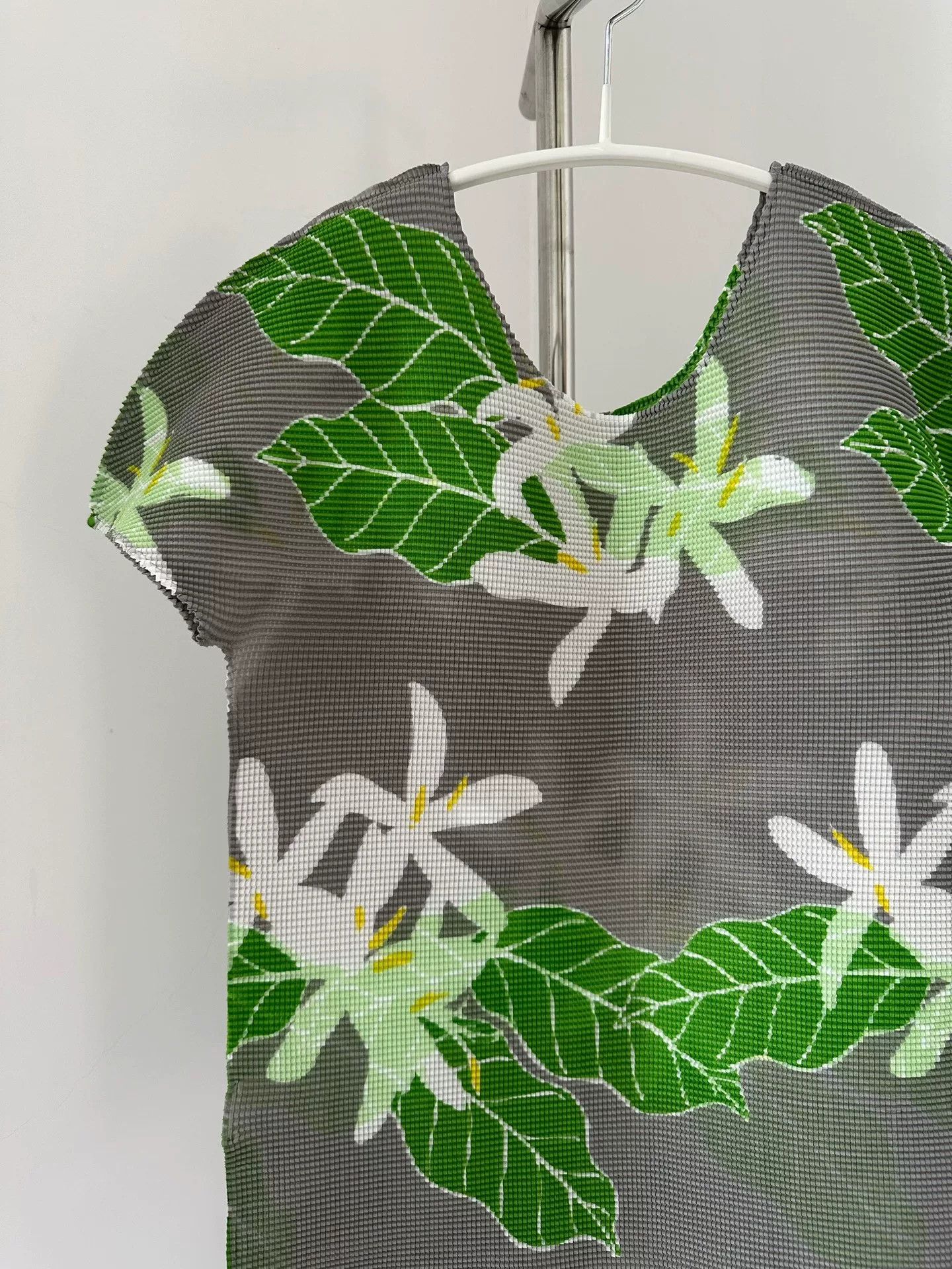 Pleats Please Issey Miyake Issey Miyake ME Line Floral Pleated Top Size XS / US 0-2 / IT 36-38 - 3 Thumbnail