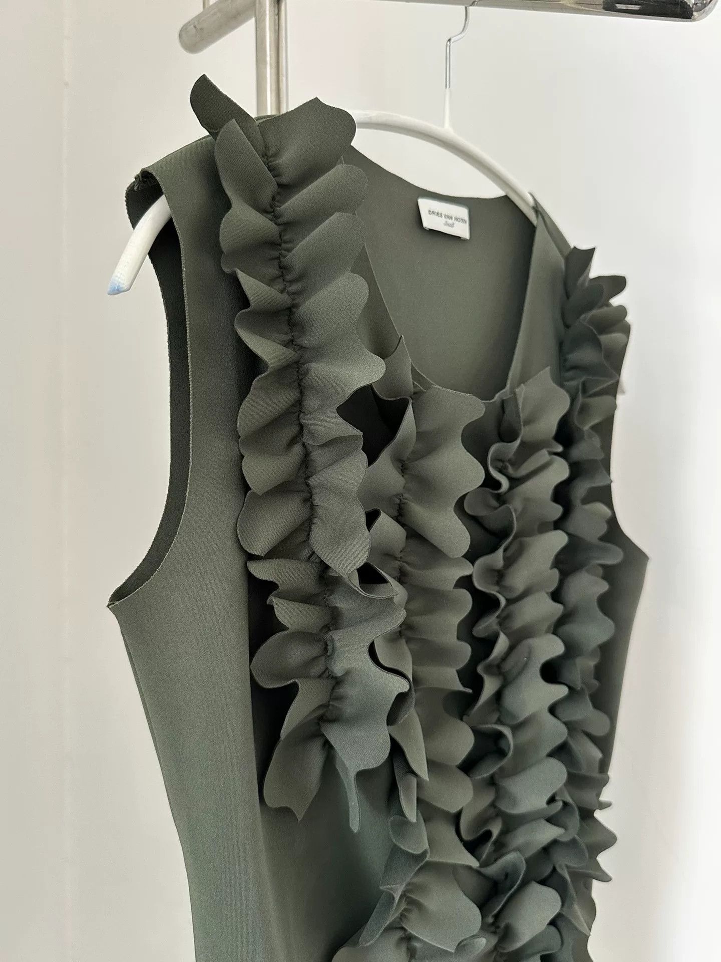 Dries Van Noten Dries Van Noten 24SS 3D Ruffled Sleeveless Tank Size S / US 4 / IT 40 - 7 Thumbnail