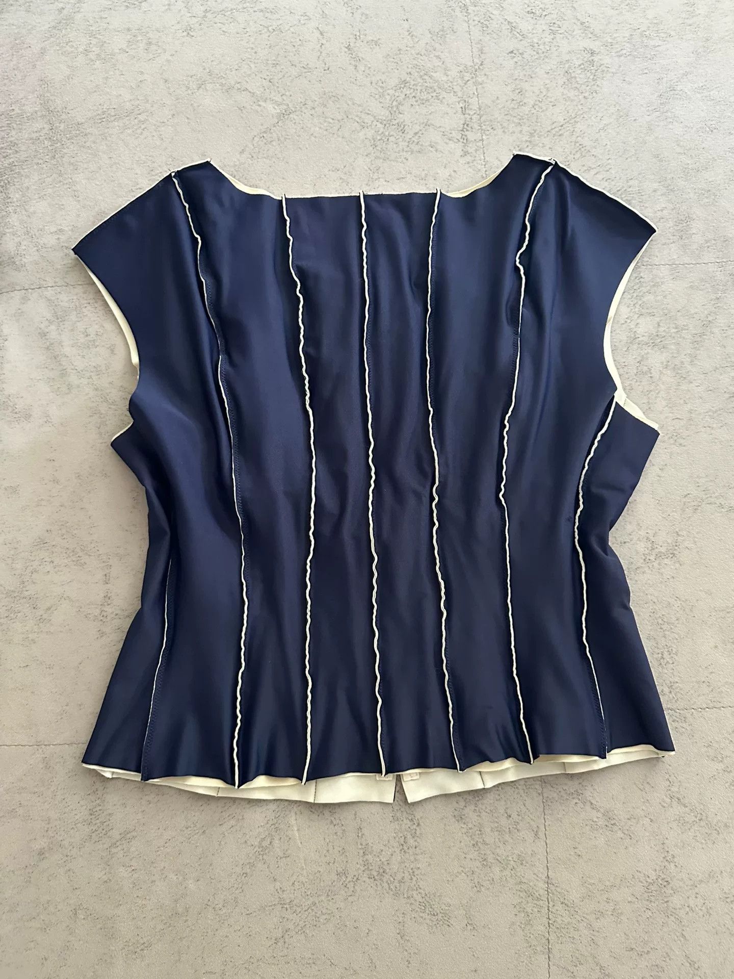 Chanel Chanel 1999 Vintage Show Square Logo Sleeveless Top Size S / US 4 / IT 40 - 5 Thumbnail