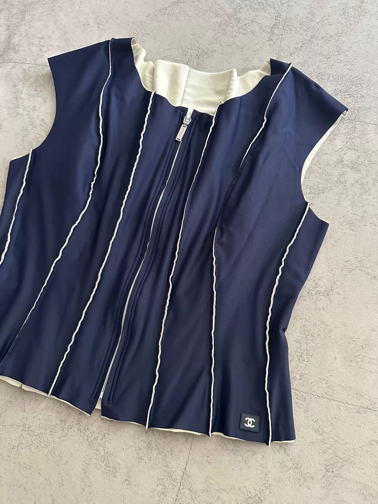 Chanel Chanel 1999 Vintage Show Square Logo Sleeveless Top Size S / US 4 / IT 40 - 2 Thumbnail