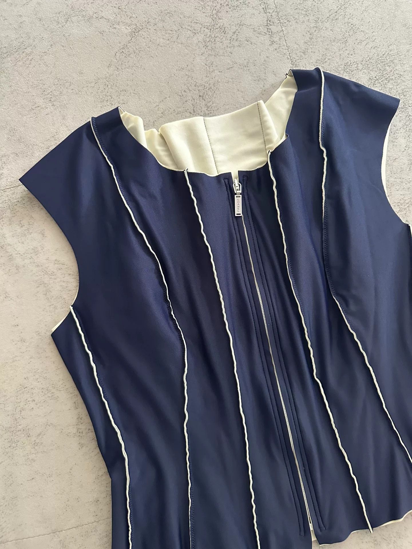 Chanel Chanel 1999 Vintage Show Square Logo Sleeveless Top Size S / US 4 / IT 40 - 3 Thumbnail
