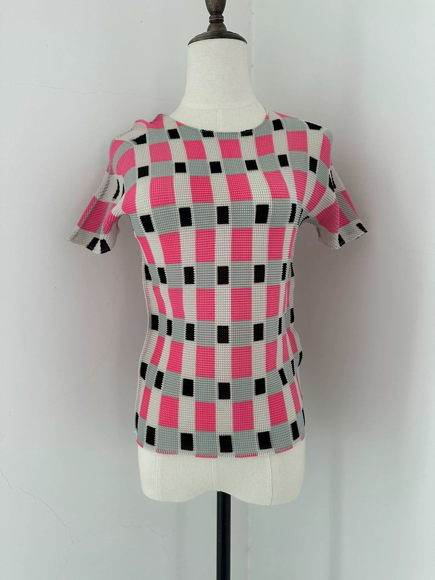 Pleats Please Issey Miyake Issey Miyake PLEATS(T.) Pink Check Pleated Top Size L / US 10 / IT 46 - 6 Thumbnail