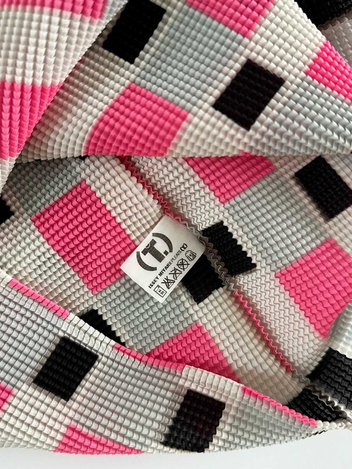 Pleats Please Issey Miyake Issey Miyake PLEATS(T.) Pink Check Pleated Top Size L / US 10 / IT 46 - 4 Thumbnail