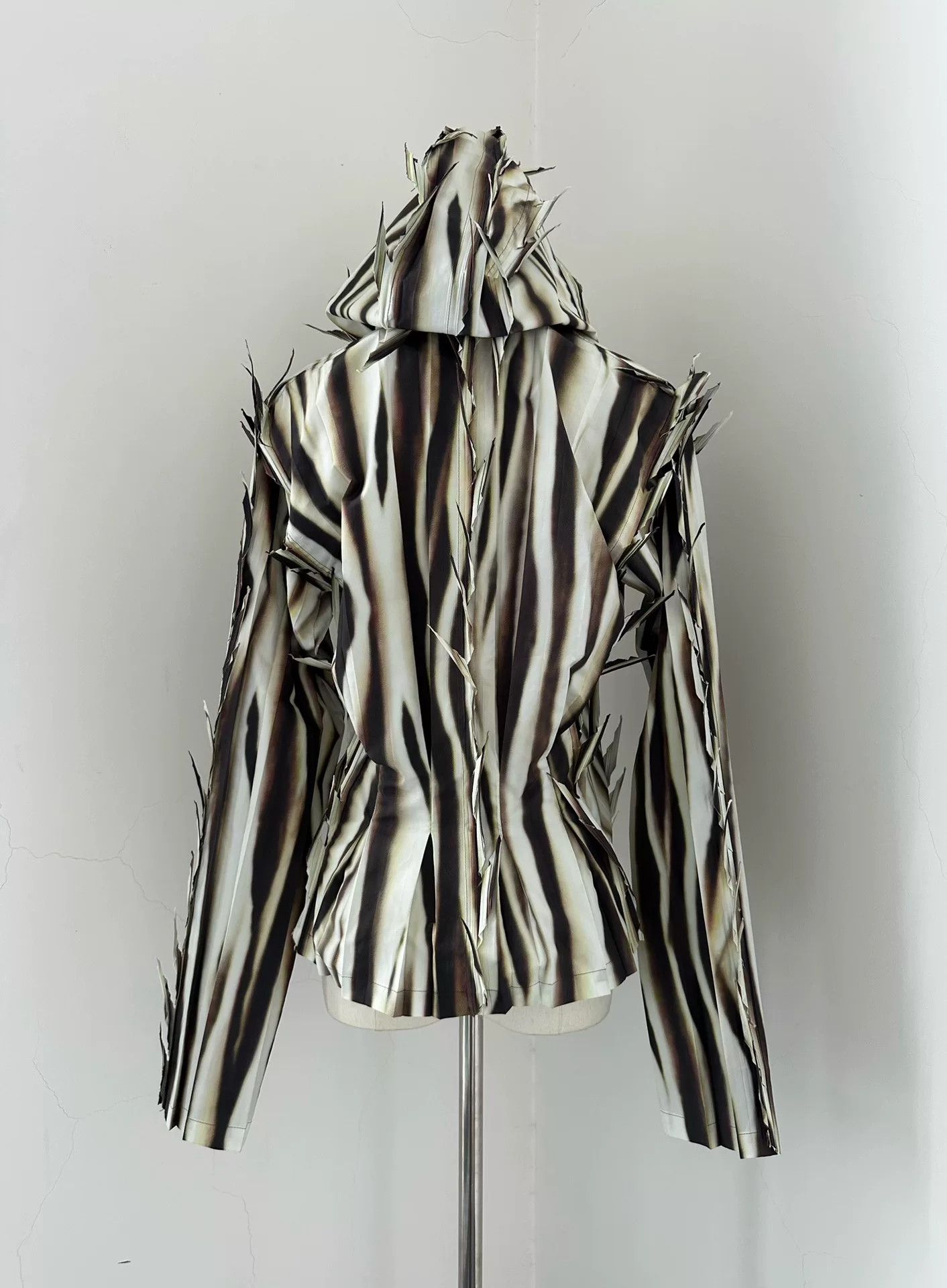 Issey Miyake Issey Miyake 2007 Runway Thorn Hooded Shirt Size L / US 10 / IT 46 - 5 Thumbnail