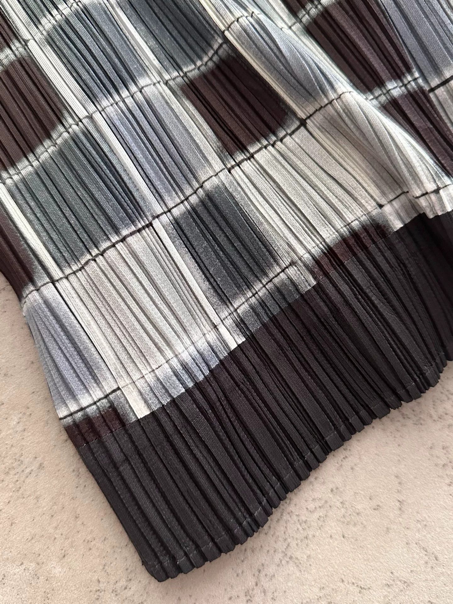 Pleats Please Issey Miyake Issey Miyake Pleats Please Pleated Top Size XL / US 12-14 / IT 48-50 - 9 Thumbnail
