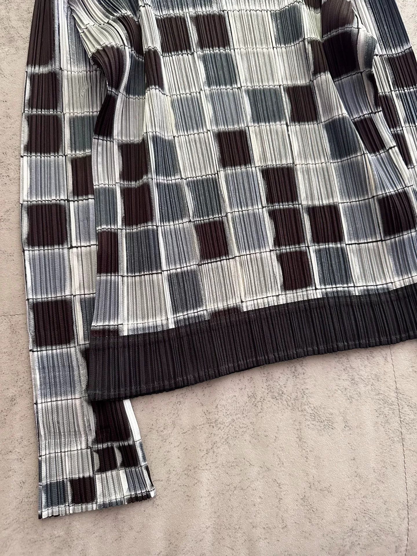 Pleats Please Issey Miyake Issey Miyake Pleats Please Pleated Top Size XL / US 12-14 / IT 48-50 - 2 Thumbnail