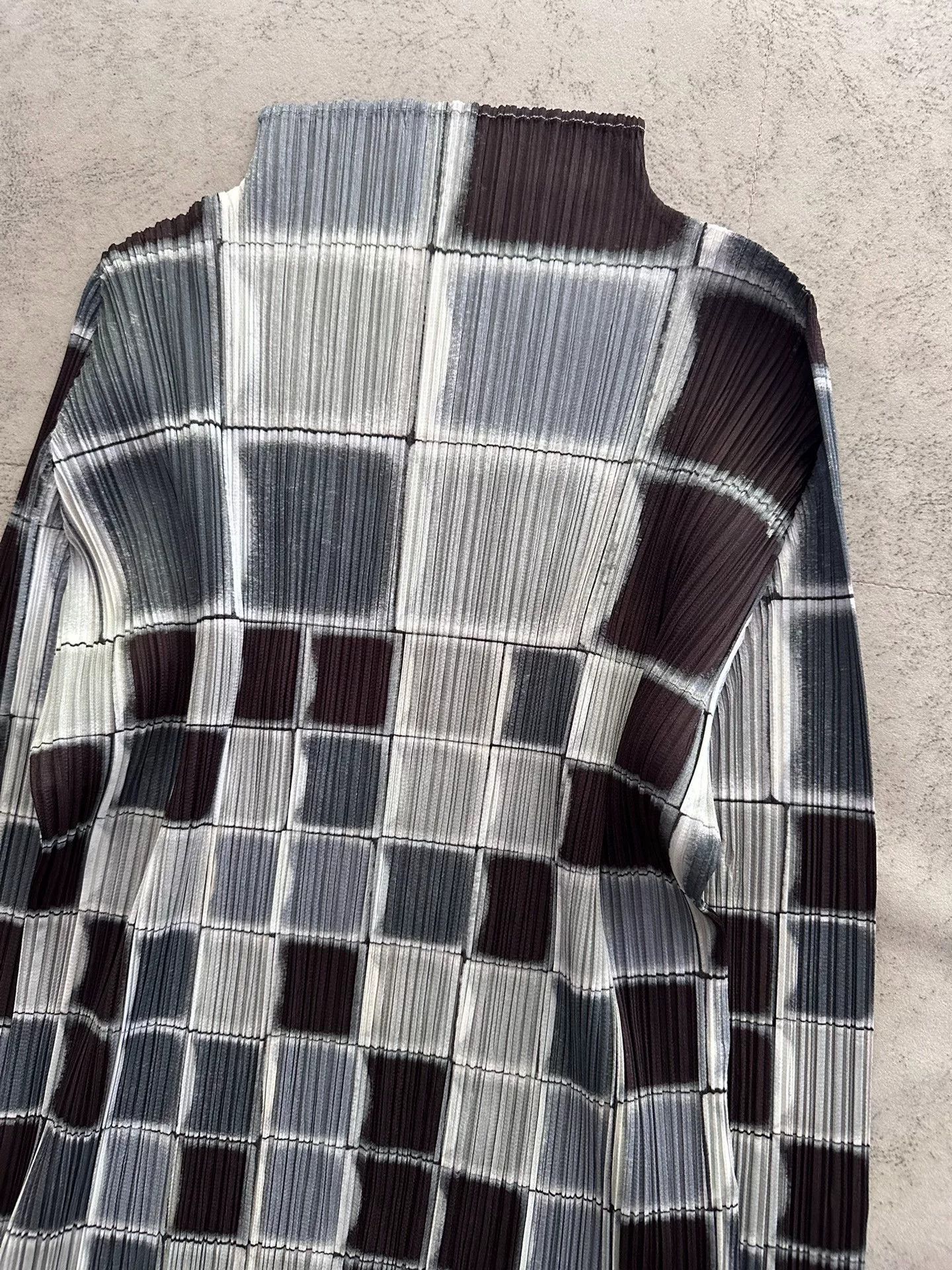 Pleats Please Issey Miyake Issey Miyake Pleats Please Pleated Top Size XL / US 12-14 / IT 48-50 - 3 Thumbnail